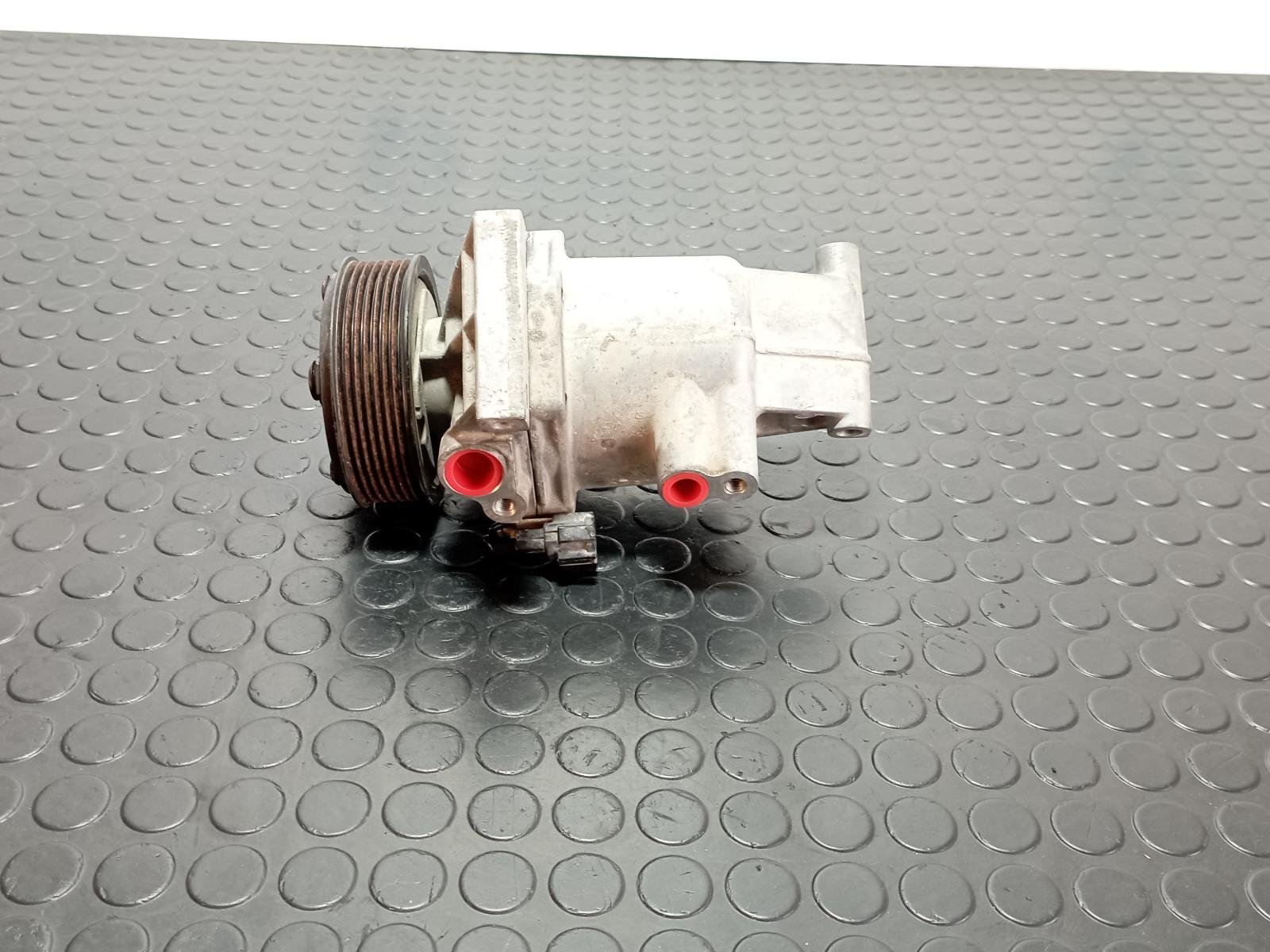 Recambio de COMPRESOR AIRE ACONDICIONADO para NISSAN JUKE (F15) 1.6 HR16DE referencia OEM IAM 926001KA1B - GRIS 2