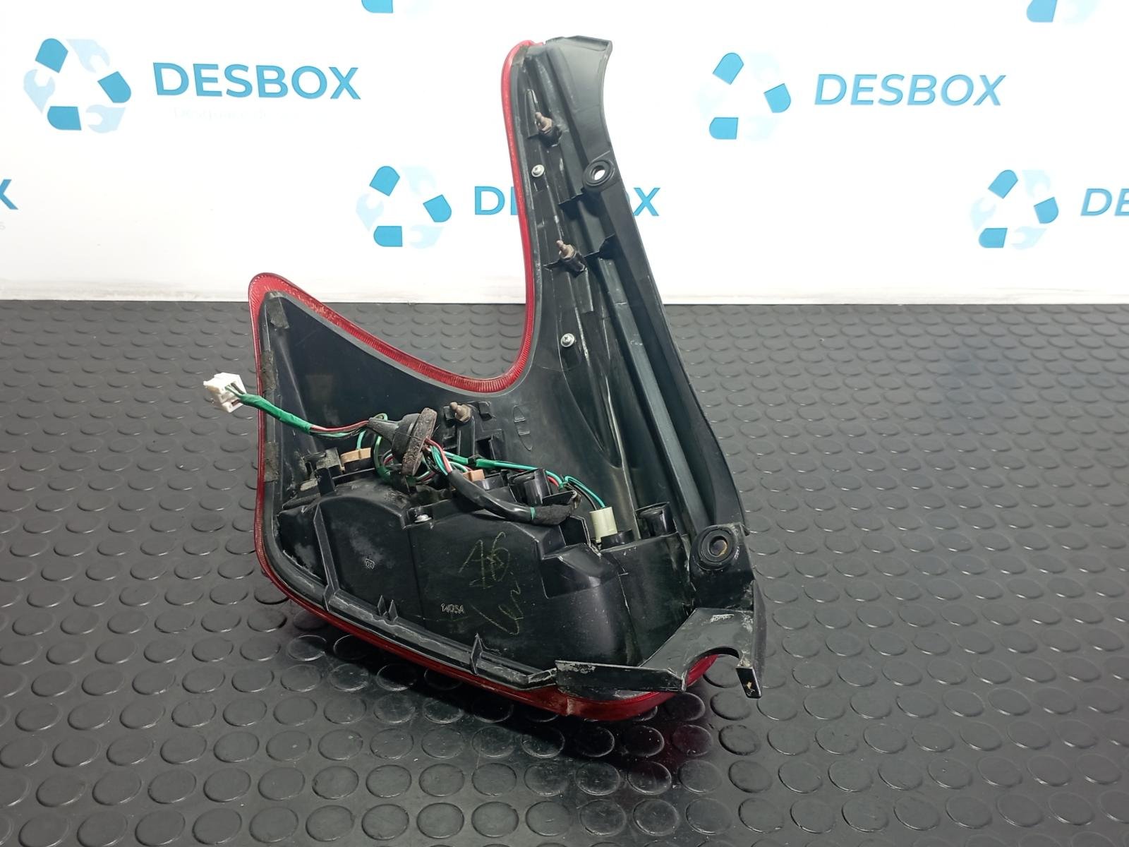 PILOTO TRASERO DERECHO NISSAN JUKE (F15) - recambio desguace - vista 2