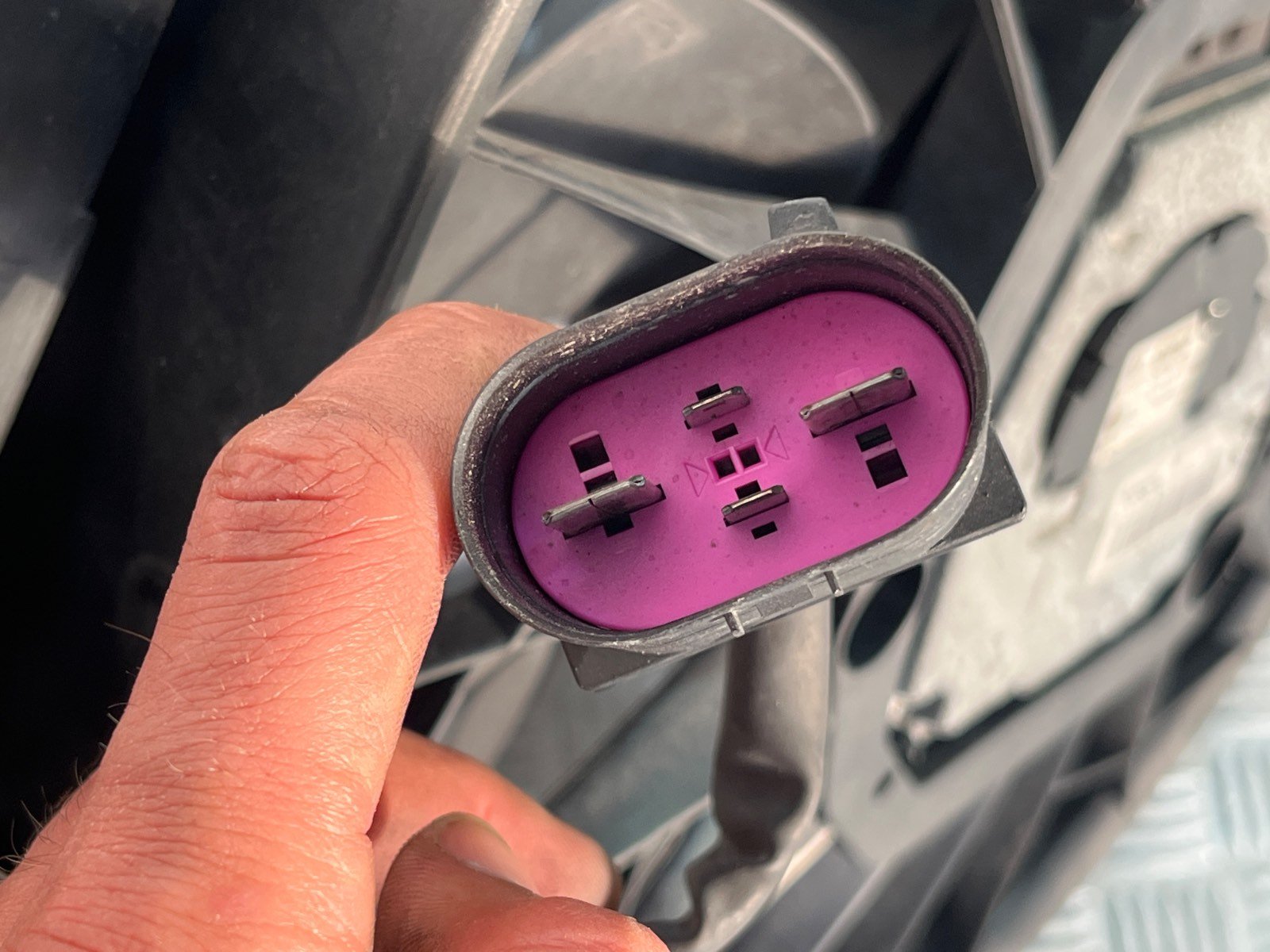 ELECTROVENTILADOR VOLKSWAGEN TOUAREG (7LA) - recambio desguace - vista 3