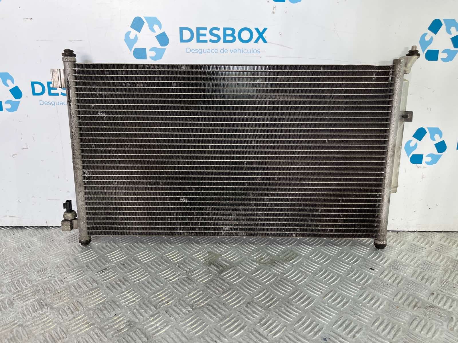CONDENSADOR / RADIADOR  AIRE ACONDICIONADO NISSAN JUKE (F15) - recambio desguace - vista 3