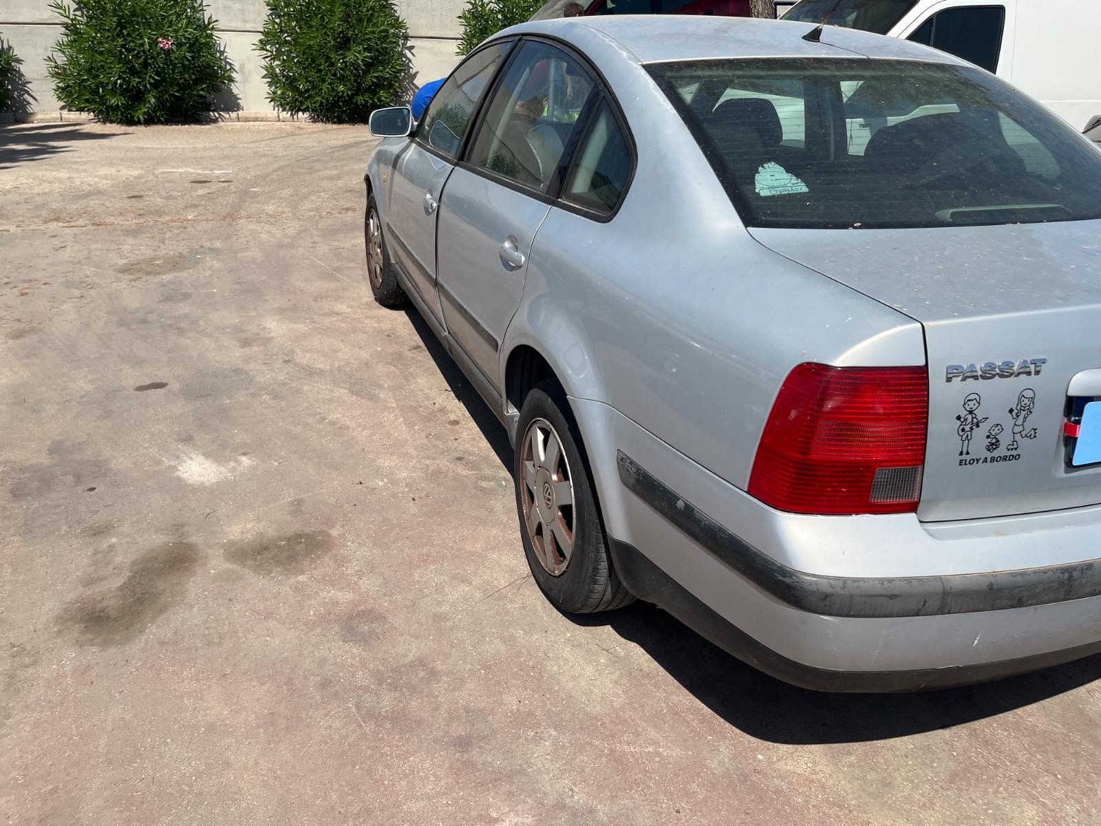 COMPRESOR AIRE ACONDICIONADO VOLKSWAGEN PASSAT BERLINA (3B2) - recambio desguace - vista 4