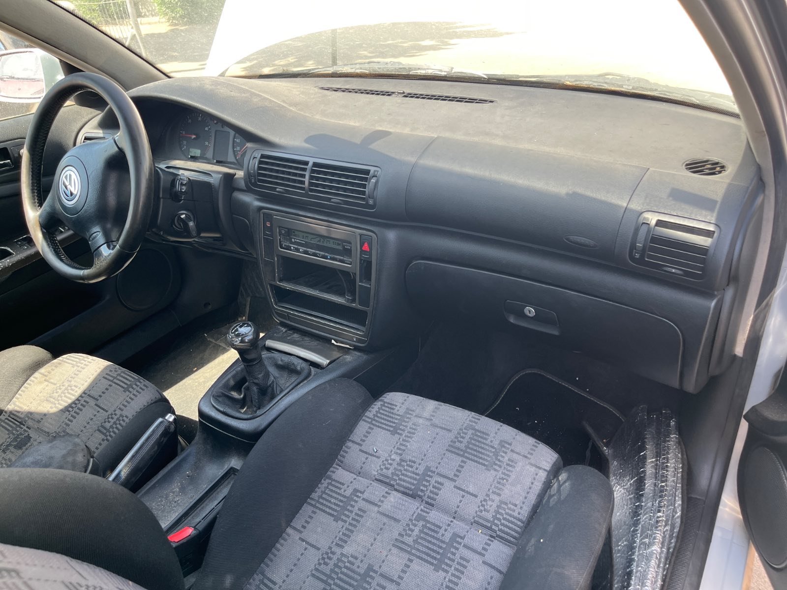 COMPRESOR AIRE ACONDICIONADO VOLKSWAGEN PASSAT BERLINA (3B2) - recambio desguace - vista 2
