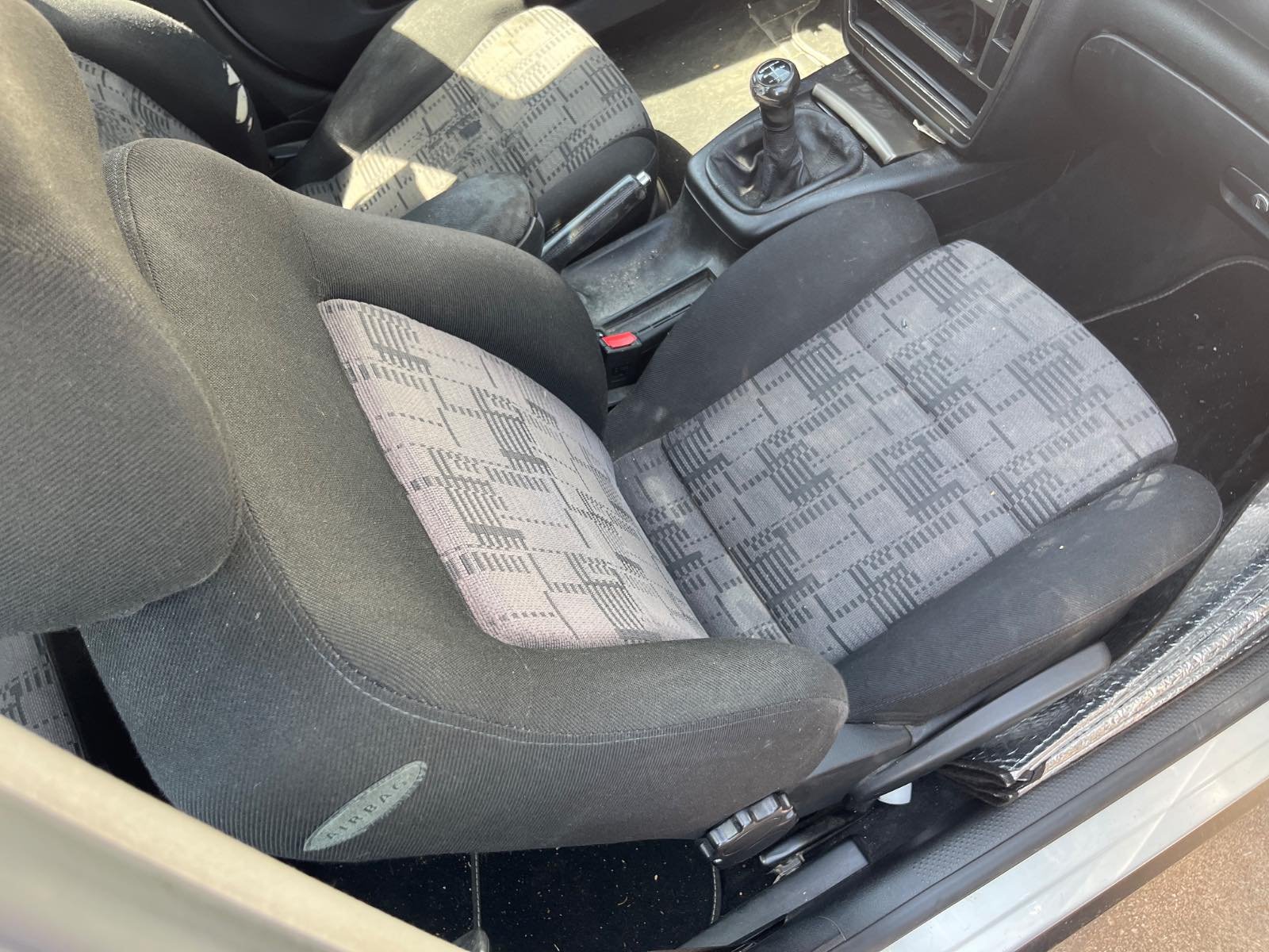 COMPRESOR AIRE ACONDICIONADO VOLKSWAGEN PASSAT BERLINA (3B2) - recambio desguace - vista 11