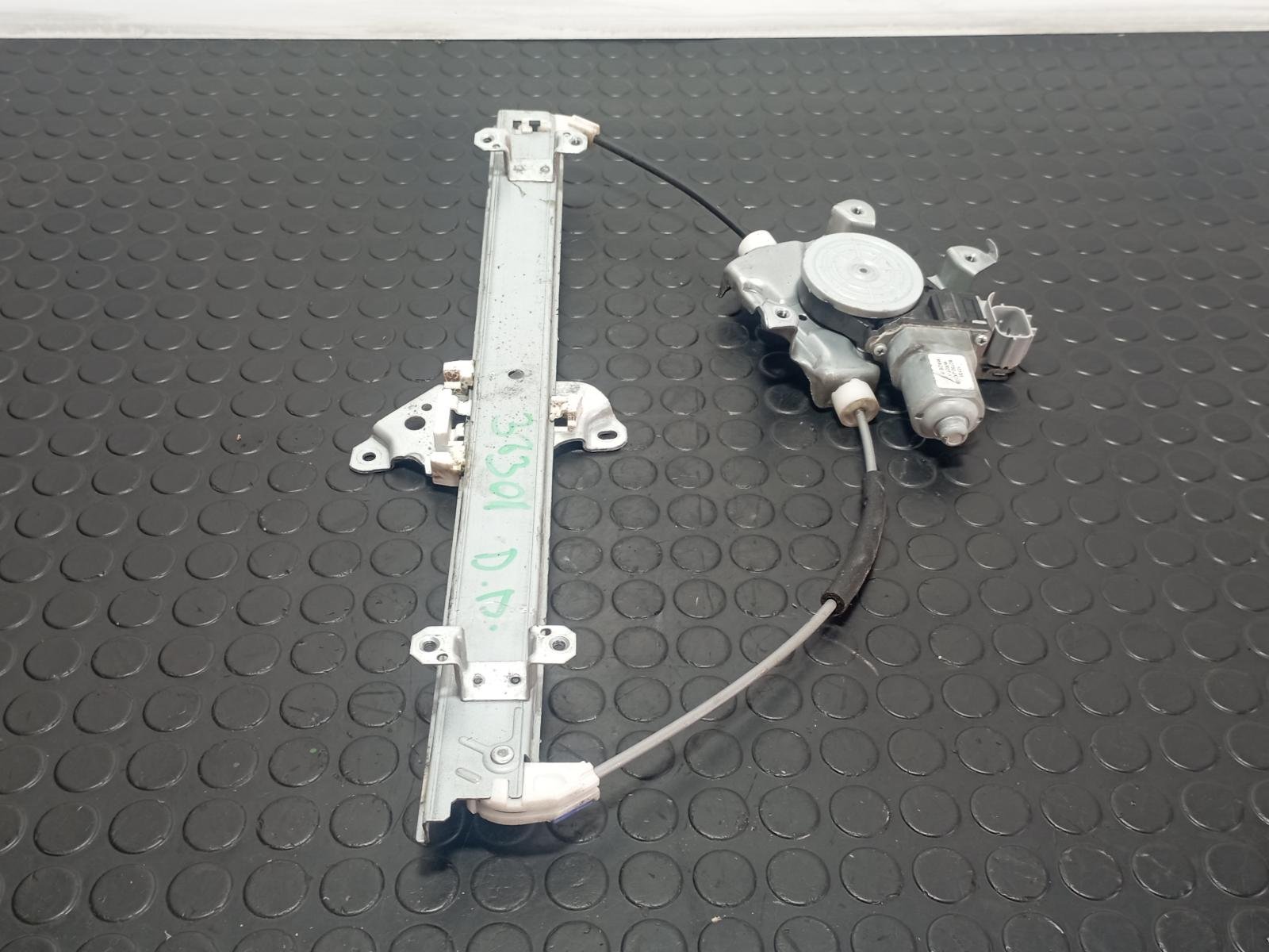 ELEVALUNAS DELANTERO DERECHO NISSAN JUKE (F15) - recambio desguace