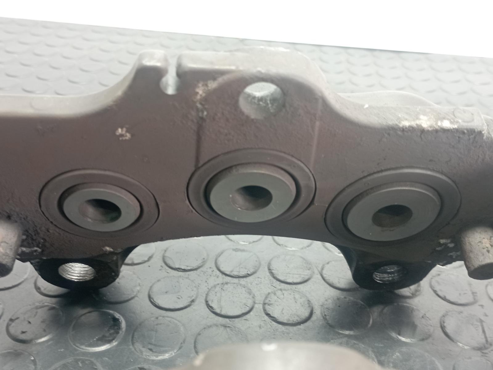 PINZA DE FRENO DELANTERA DERECHA VOLKSWAGEN TOUAREG (7LA) - recambio desguace - vista 4