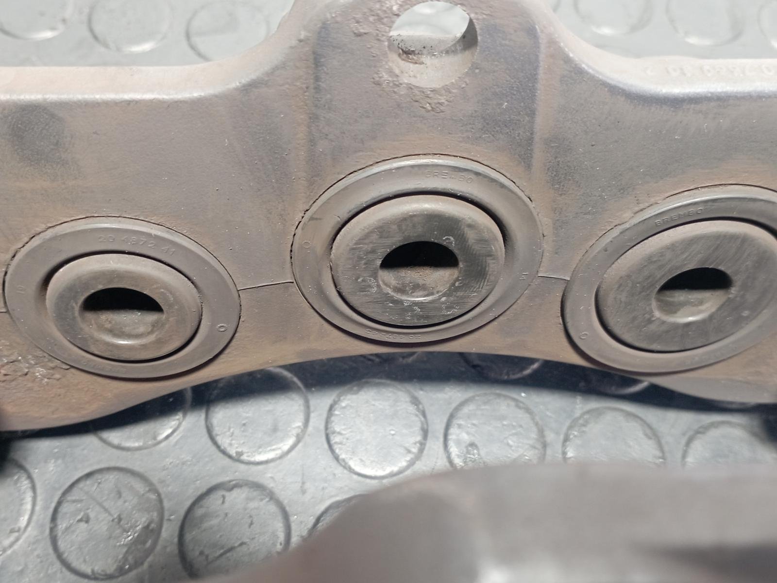 PINZA DE FRENO DELANTERA IZQUIERDA VOLKSWAGEN TOUAREG (7LA) - recambio desguace - vista 3