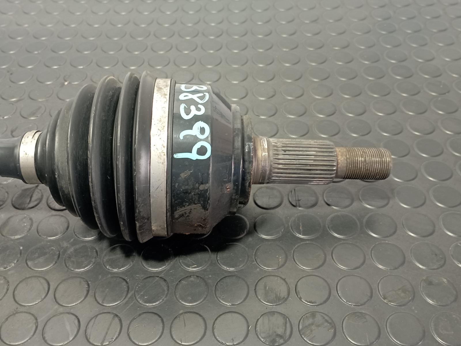 TRANSMISION DELANTERA IZQUIERDA VOLKSWAGEN TOUAREG (7LA) - recambio desguace