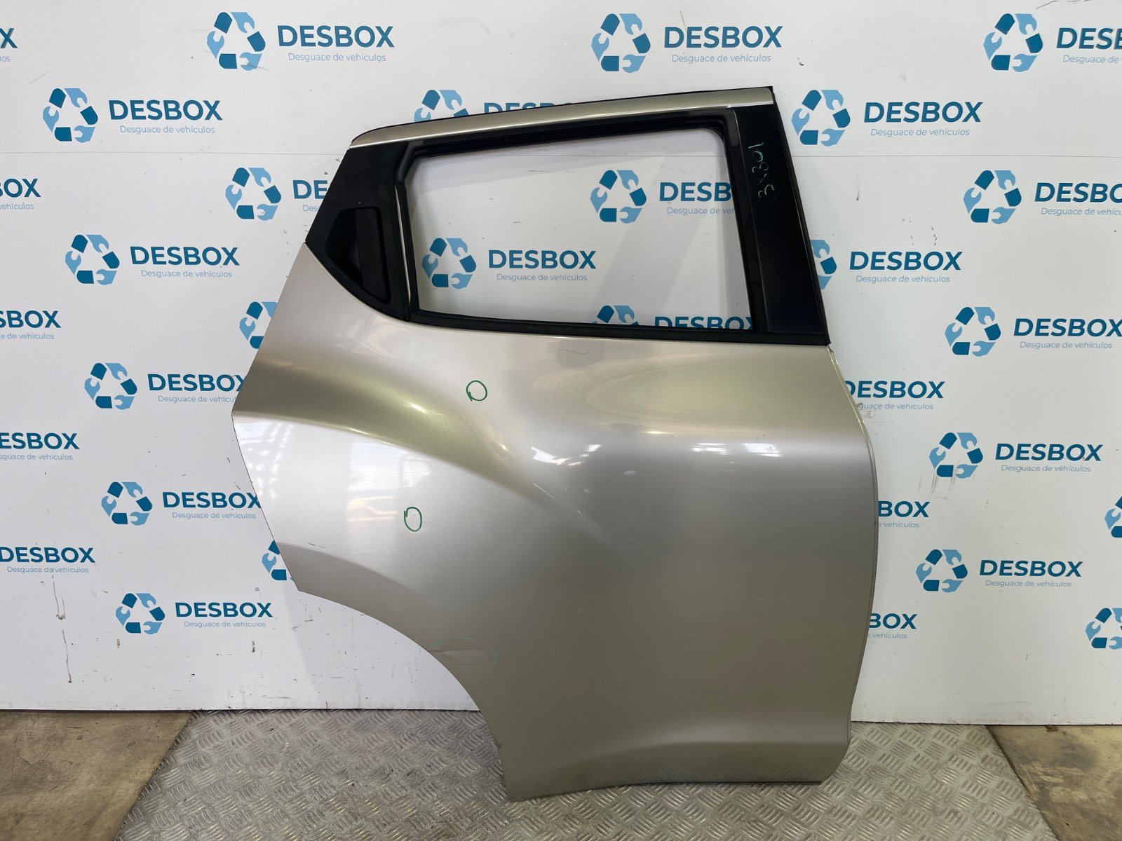 PUERTA TRASERA DERECHA NISSAN JUKE (F15) - recambio desguace