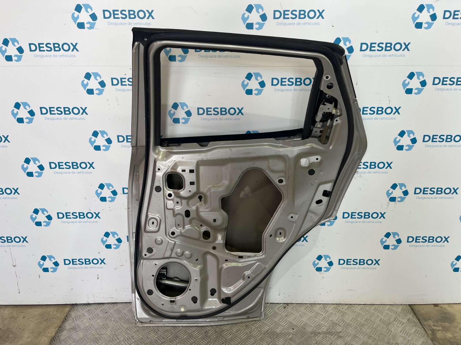 PUERTA TRASERA DERECHA NISSAN JUKE (F15) - recambio desguace - vista 5