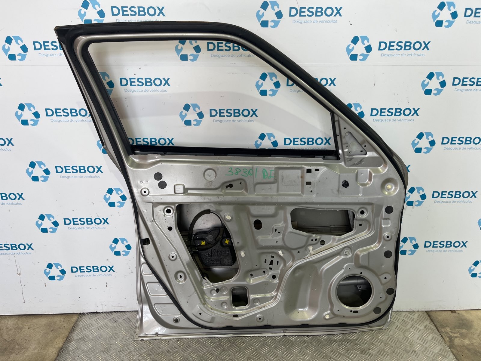PUERTA DELANTERA IZQUIERDA NISSAN JUKE (F15) - recambio desguace - vista 5