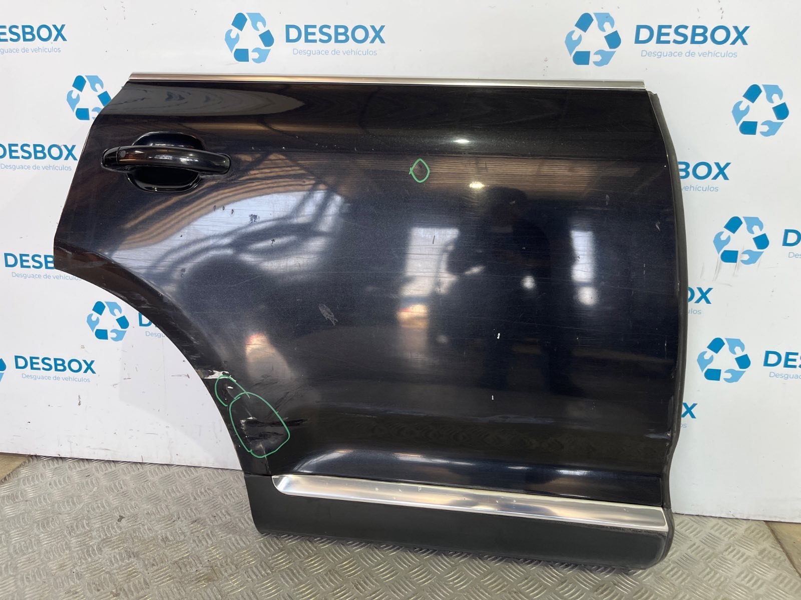 PUERTA TRASERA DERECHA VOLKSWAGEN TOUAREG (7LA) - recambio desguace