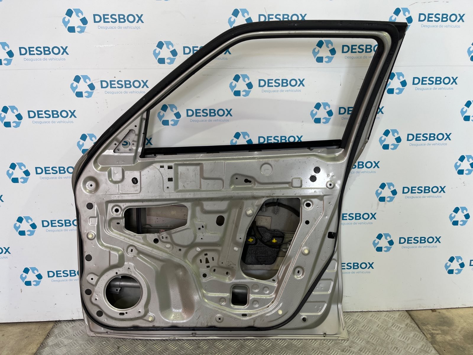 PUERTA DELANTERA DERECHA NISSAN JUKE (F15) - recambio desguace - vista 5