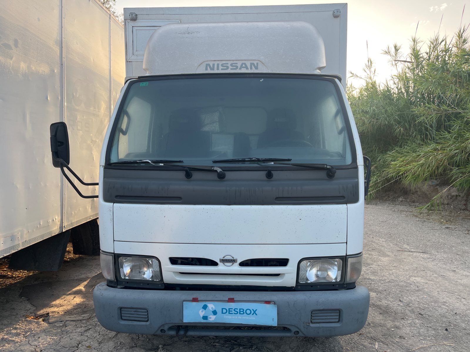 CERRADURA PUERTA TRASERA DERECHA NISSAN CABSTAR - recambio desguace - vista 2