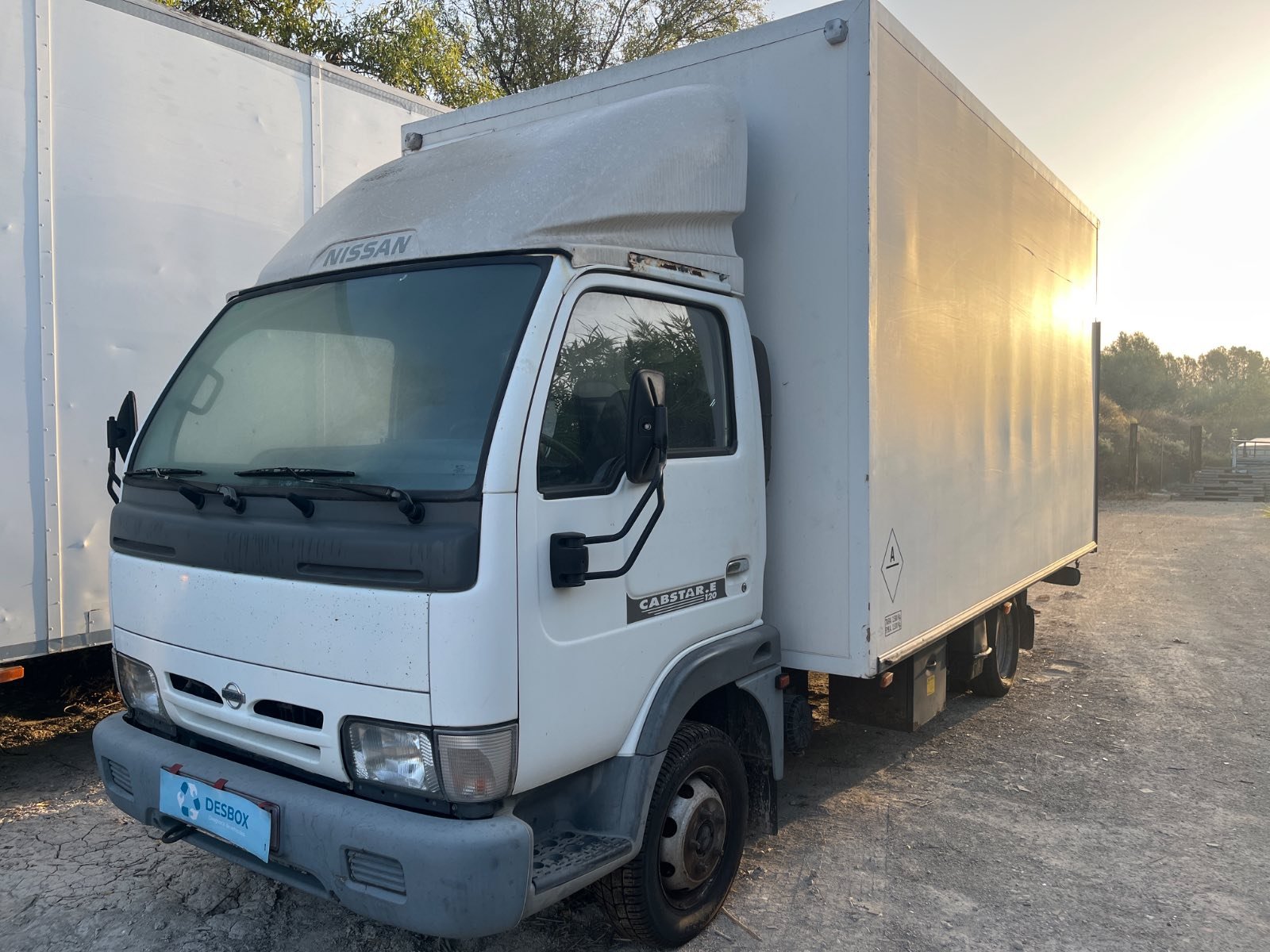 CERRADURA PUERTA TRASERA DERECHA NISSAN CABSTAR - recambio desguace - vista 3