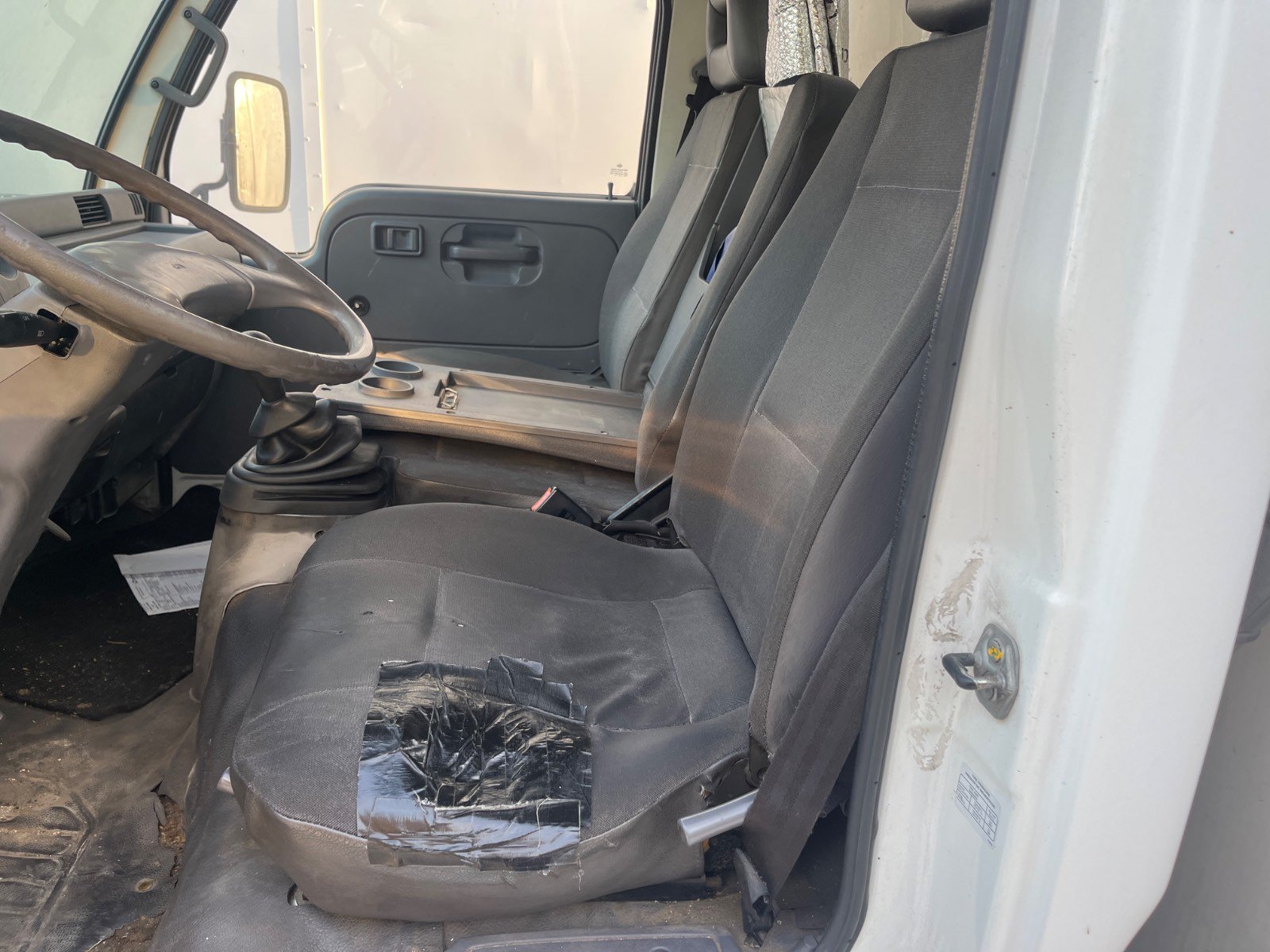 CERRADURA PUERTA TRASERA DERECHA NISSAN CABSTAR - recambio desguace - vista 9