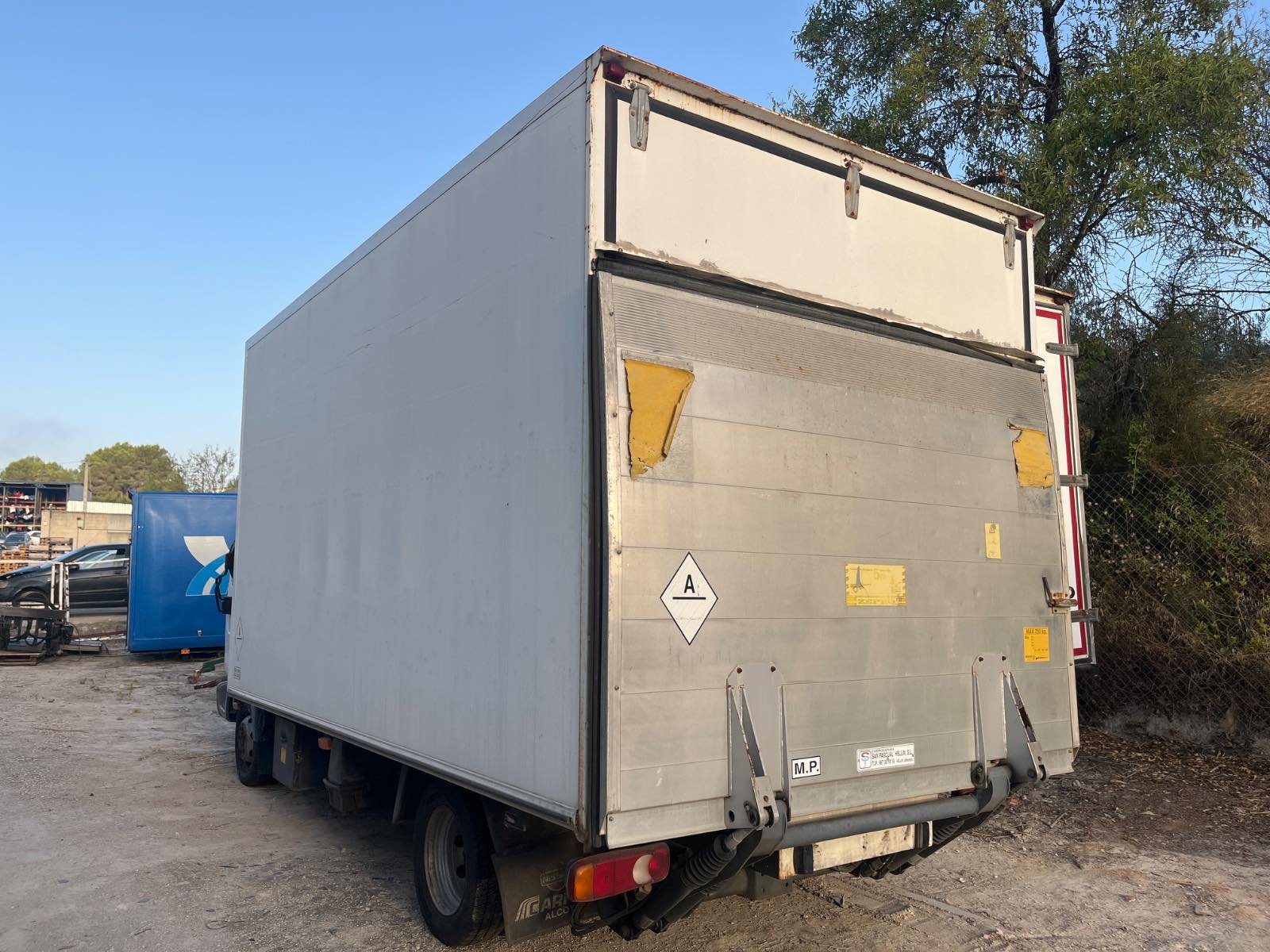 CERRADURA PUERTA TRASERA DERECHA NISSAN CABSTAR - recambio desguace - vista 11