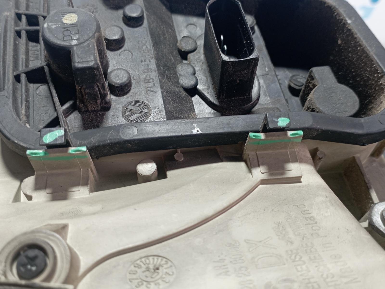 PILOTO TRASERO DERECHO VOLKSWAGEN TOUAREG (7LA) - recambio desguace - vista 4