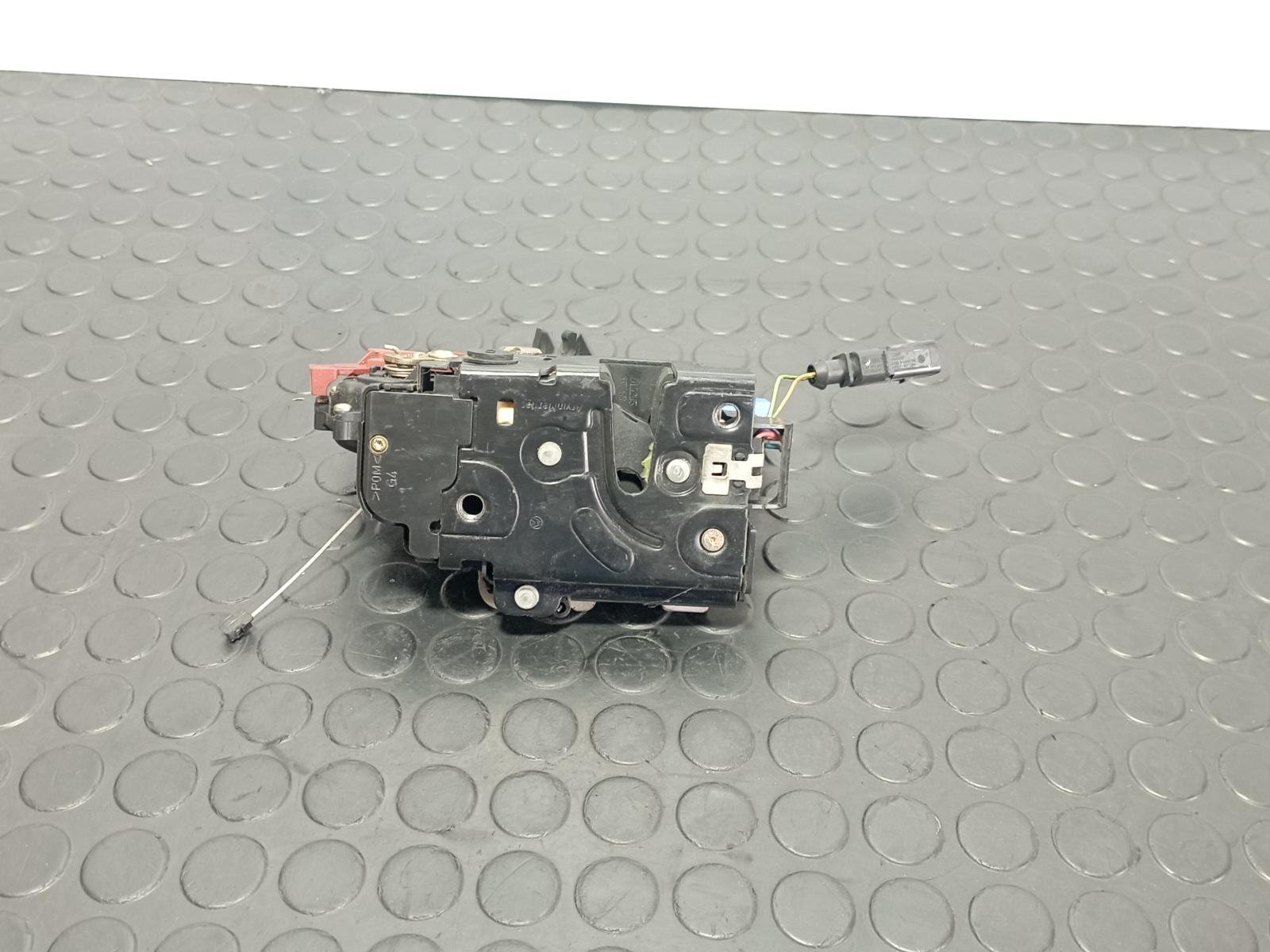 CERRADURA PUERTA TRASERA IZQUIERDA VOLKSWAGEN TOUAREG (7LA) - recambio desguace - vista 3