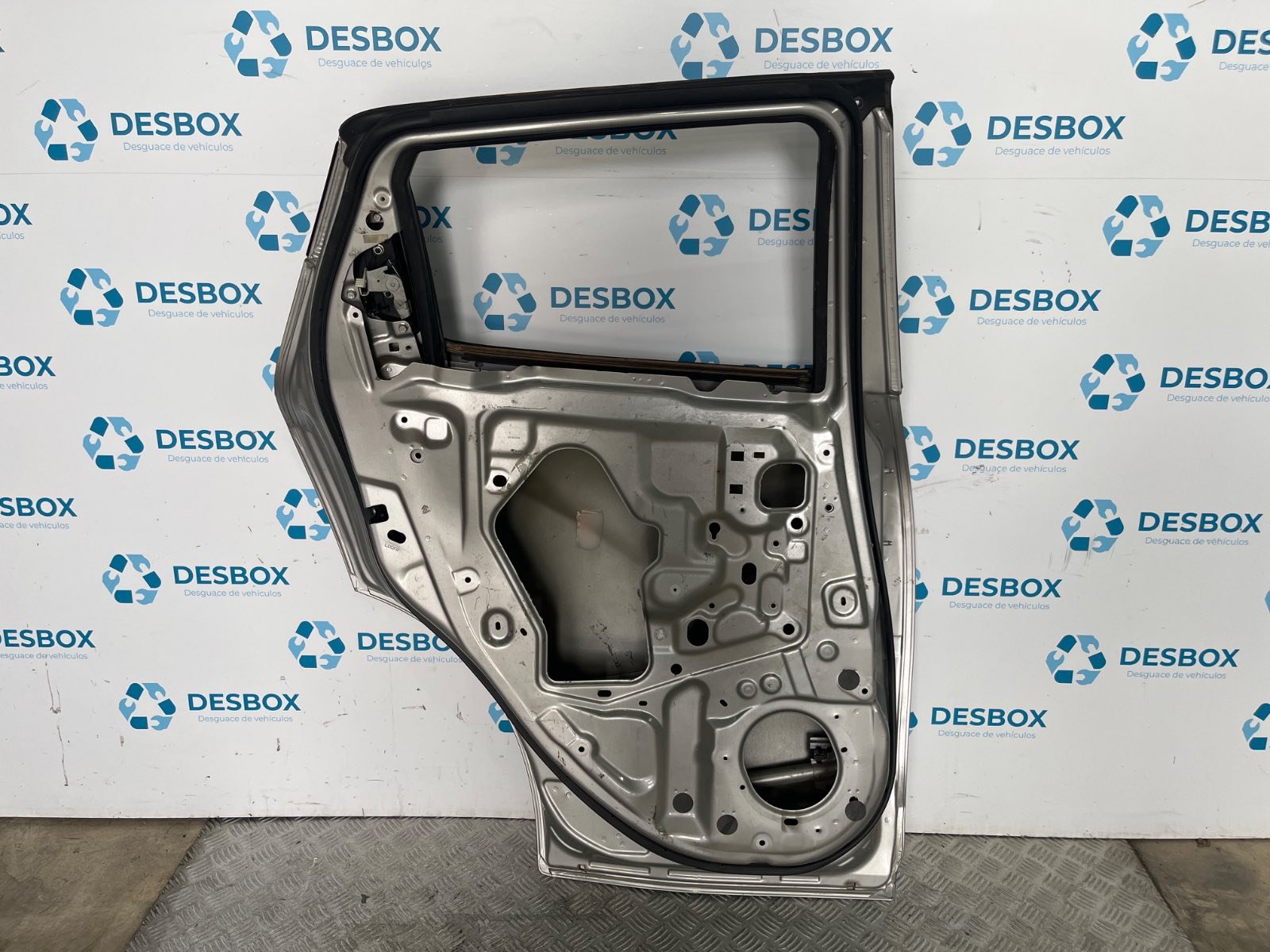 PUERTA TRASERA IZQUIERDA NISSAN JUKE (F15) - recambio desguace - vista 6