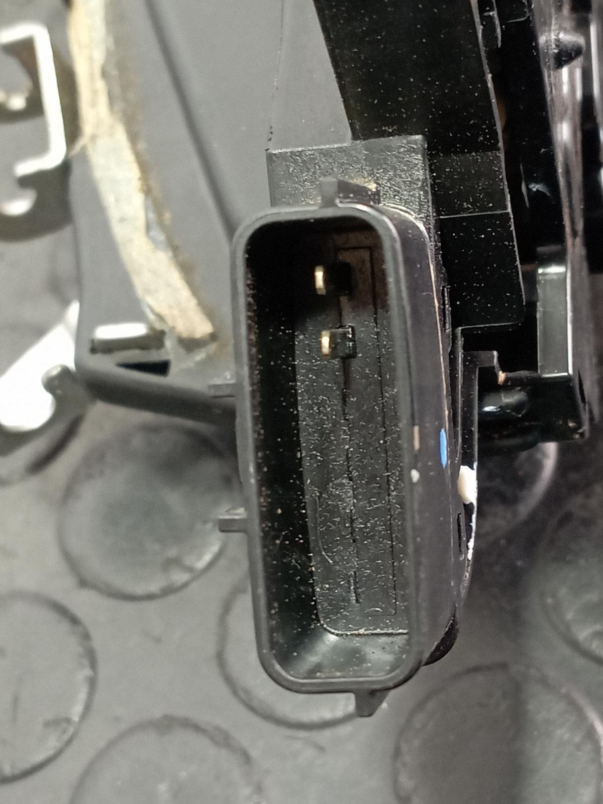 CERRADURA PUERTA DELANTERA DERECHA NISSAN JUKE (F15) - recambio desguace - vista 4