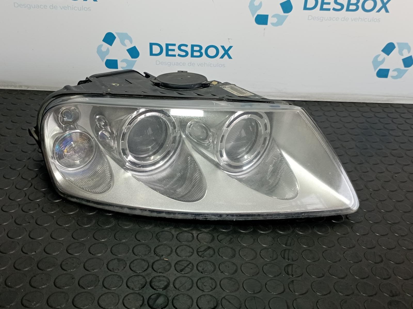FARO DERECHO VOLKSWAGEN TOUAREG (7LA) - recambio desguace