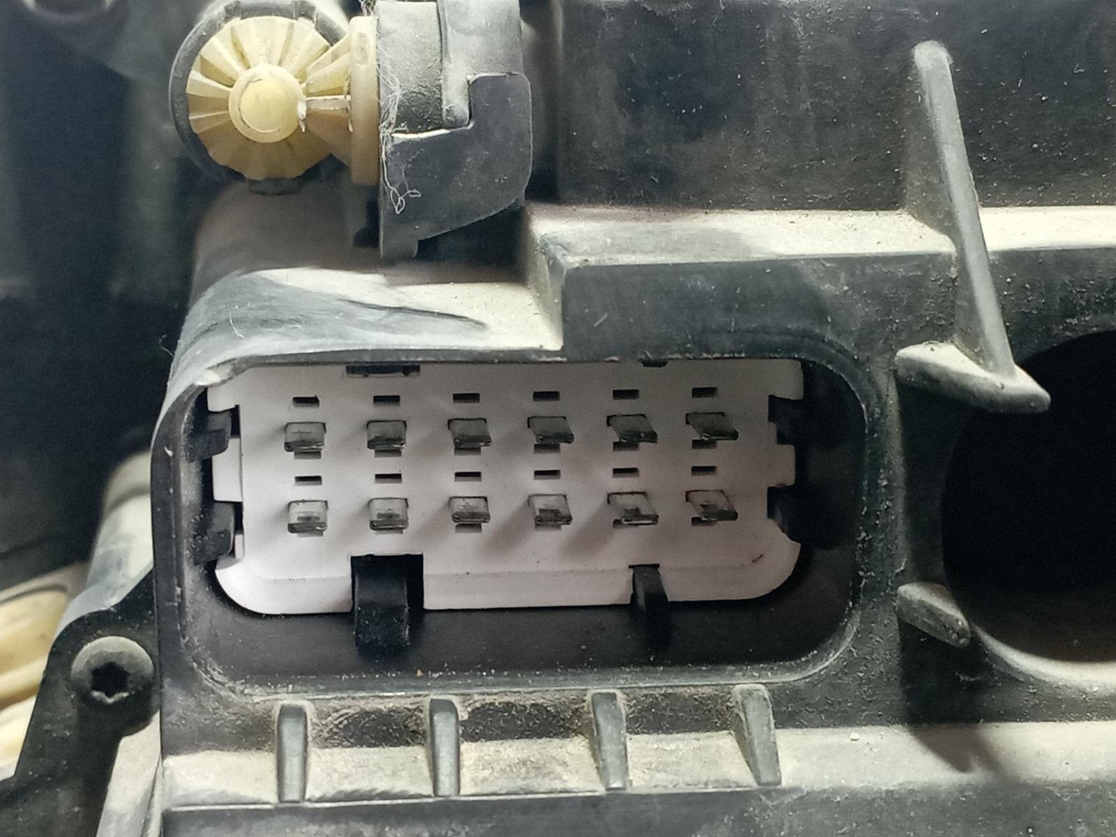 FARO DERECHO VOLKSWAGEN TOUAREG (7LA) - recambio desguace - vista 5