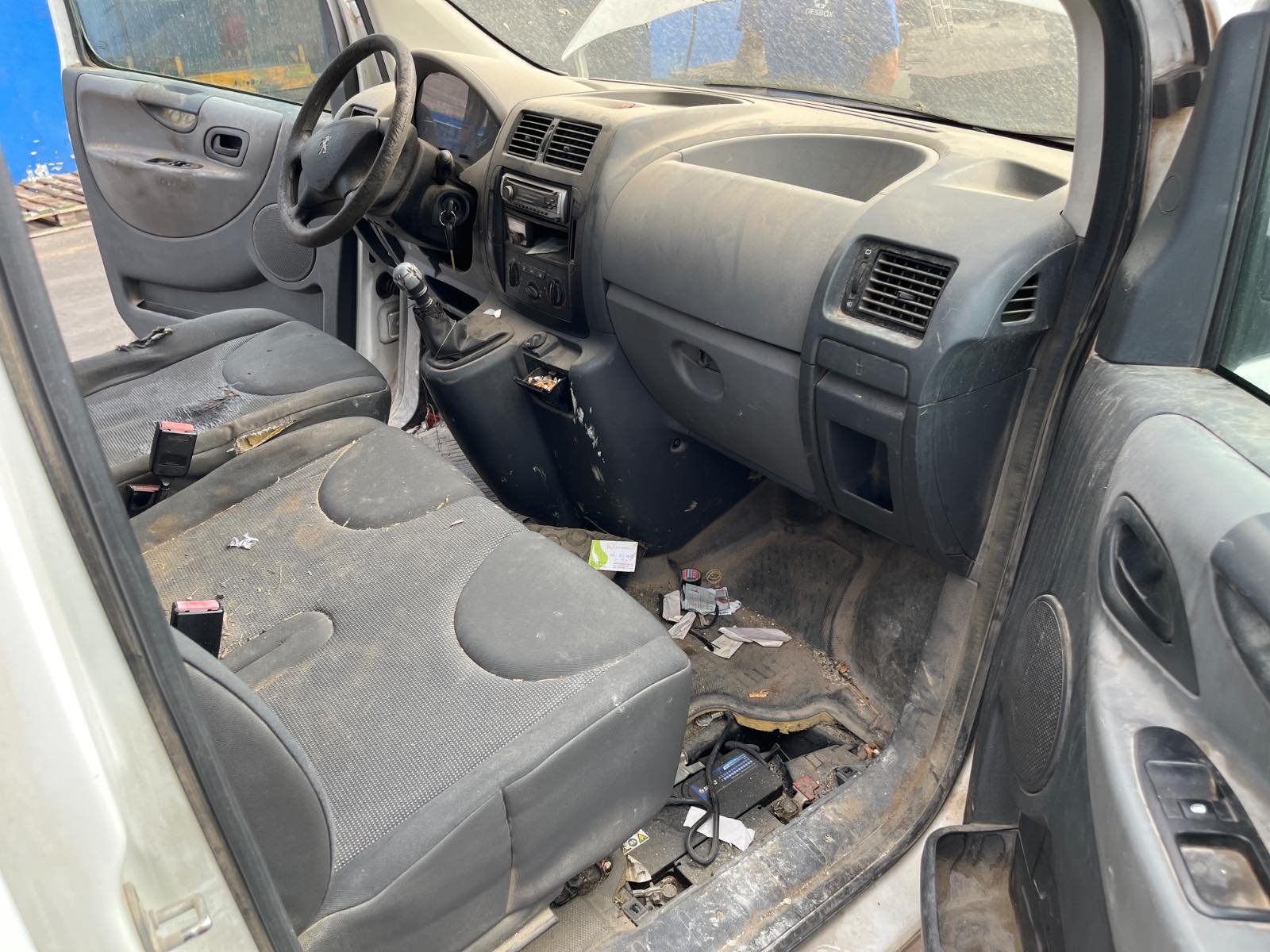MANDO ELEVALUNAS DELANTERO DERECHO PEUGEOT EXPERT TEPEE - recambio desguace - vista 8
