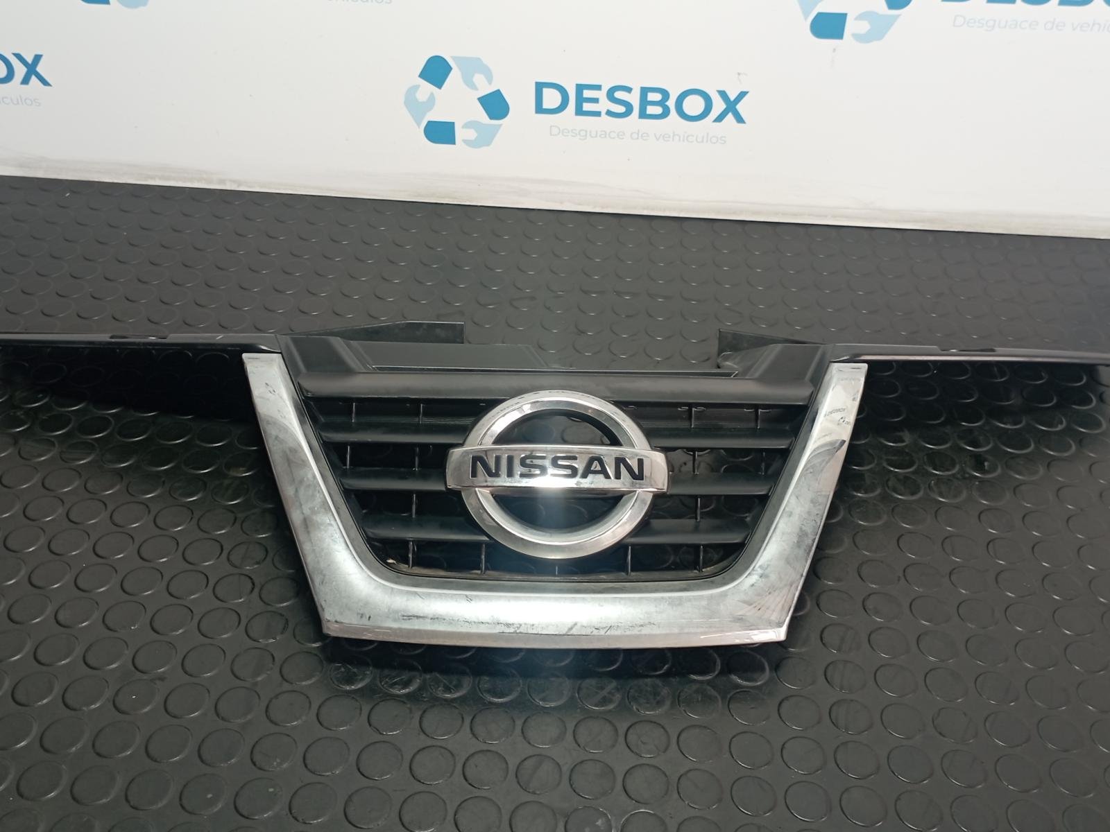 REJILLA DELANTERA NISSAN JUKE (F15) - recambio desguace - vista 3