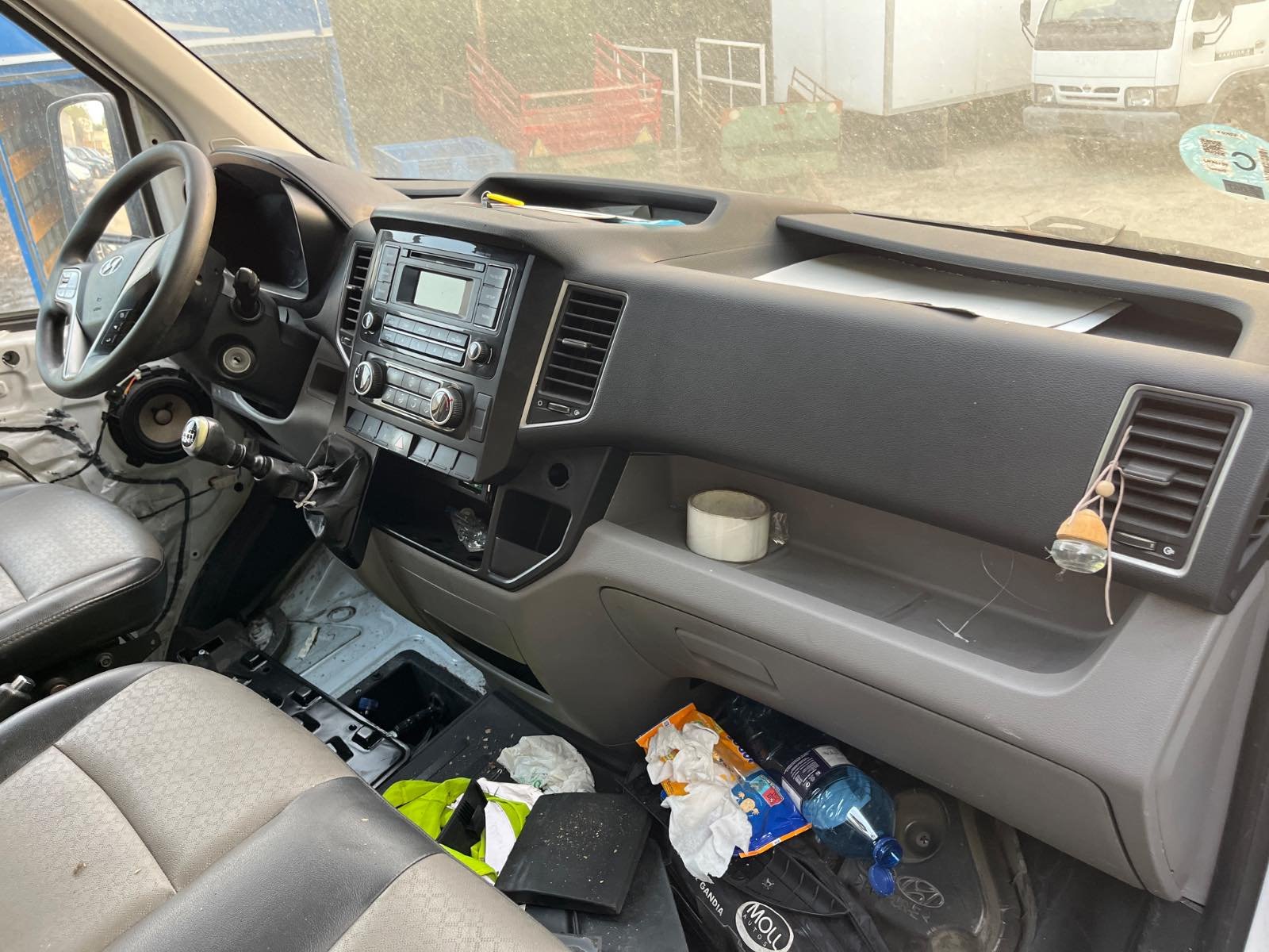 MANDO ELEVALUNAS DELANTERO DERECHO HYUNDAI H 1 - recambio desguace - vista 17