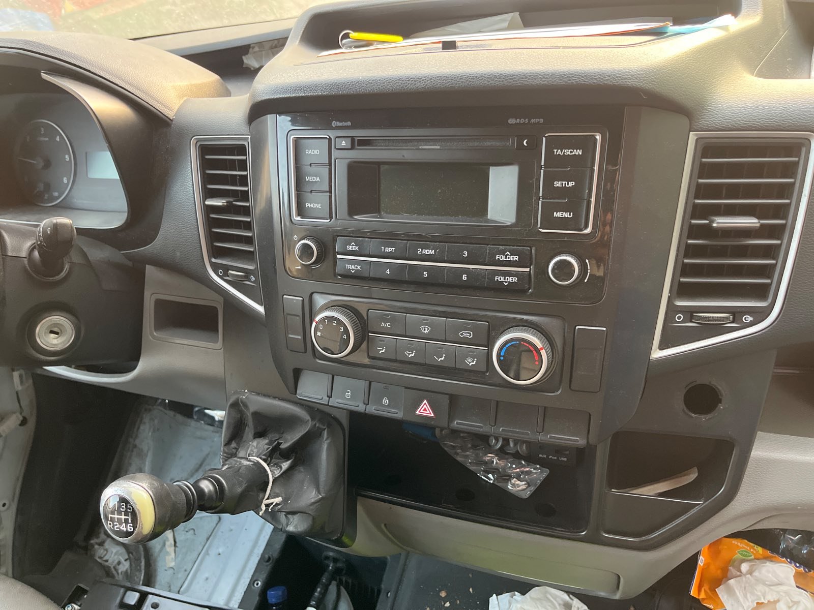 MANDO ELEVALUNAS DELANTERO DERECHO HYUNDAI H 1 - recambio desguace - vista 18