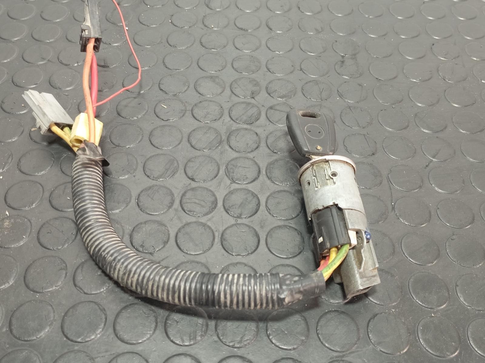 CONMUTADOR DE ARRANQUE NISSAN INTERSTAR MOD. 04 (X70) - recambio desguace - vista 3