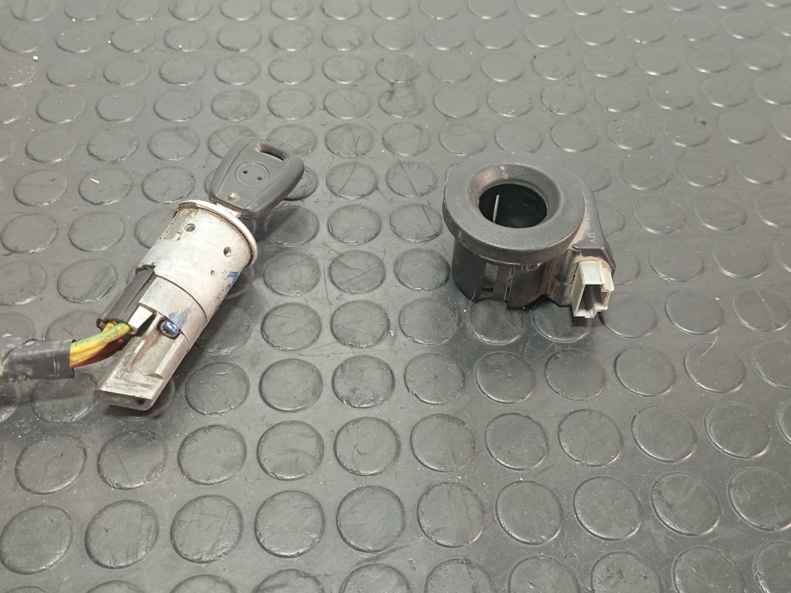 CONMUTADOR DE ARRANQUE NISSAN INTERSTAR MOD. 04 (X70) - recambio desguace - vista 4