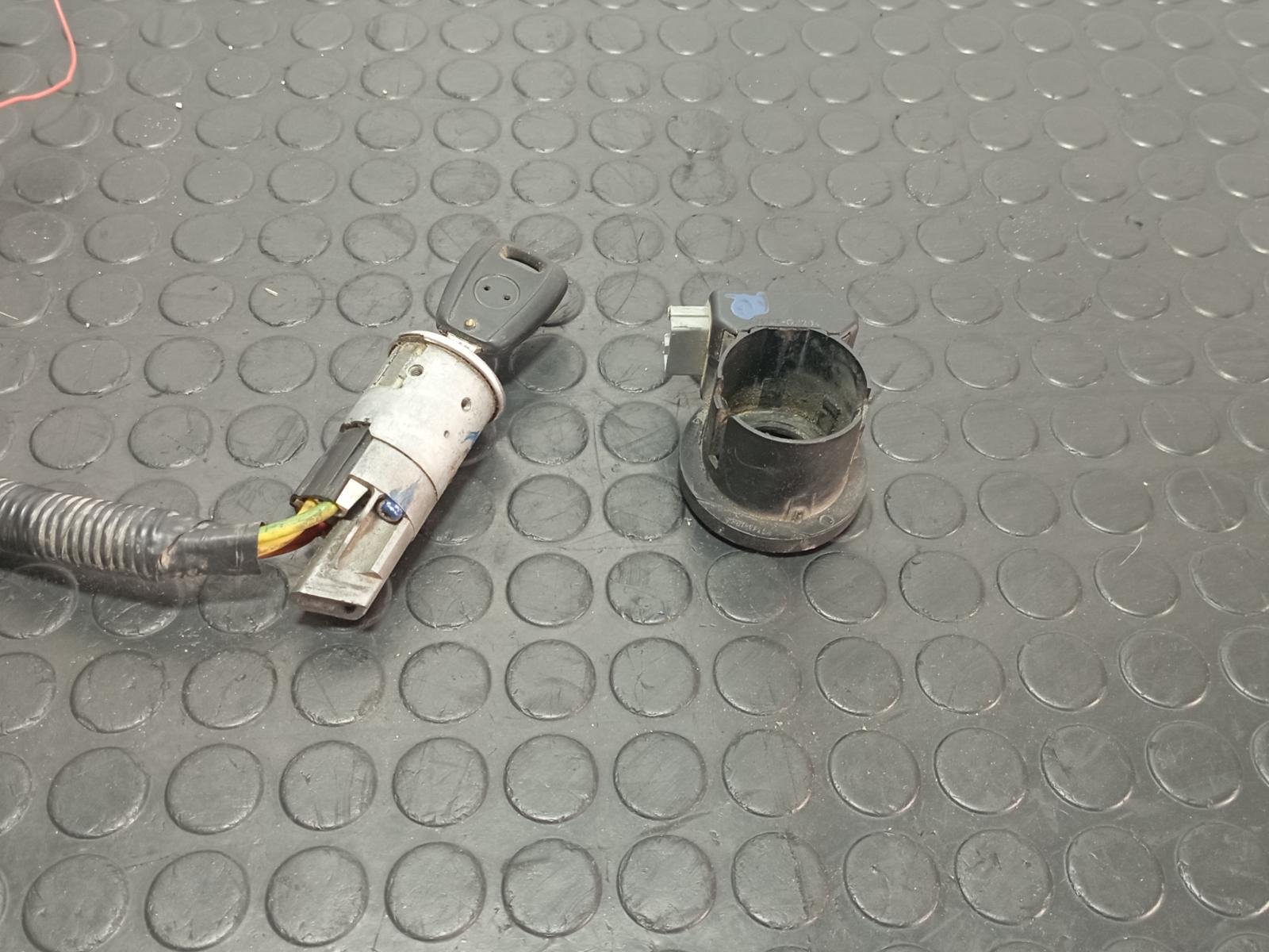 CONMUTADOR DE ARRANQUE NISSAN INTERSTAR MOD. 04 (X70) - recambio desguace - vista 5