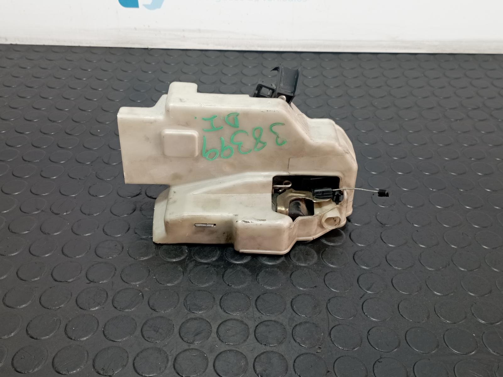 CERRADURA PUERTA DELANTERA IZQUIERDA VOLKSWAGEN TOUAREG (7LA) - recambio desguace - vista 2