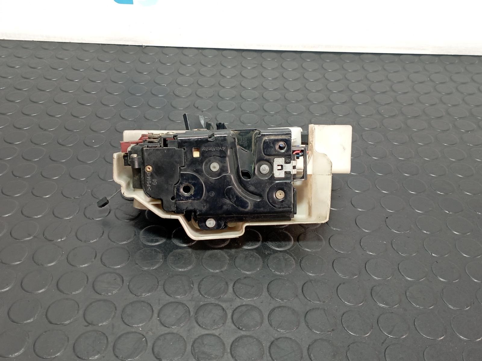 CERRADURA PUERTA DELANTERA IZQUIERDA VOLKSWAGEN TOUAREG (7LA) - recambio desguace - vista 4