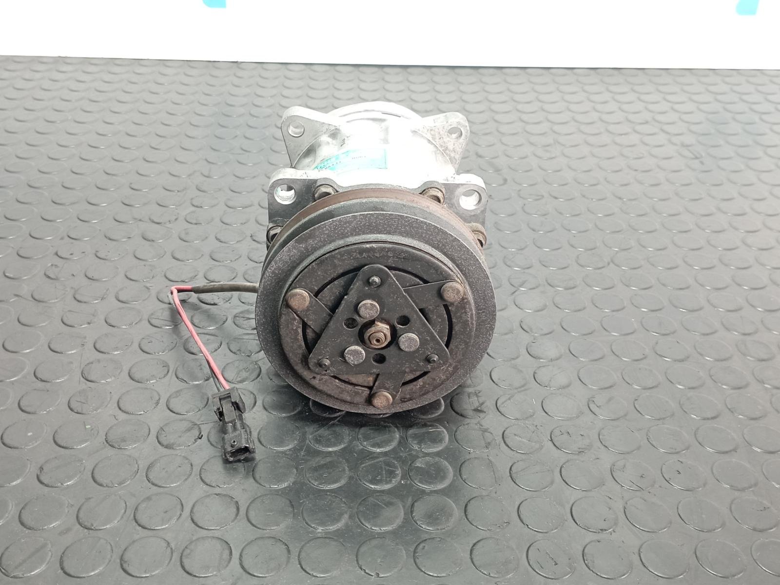 COMPRESOR AIRE ACONDICIONADO RENAULT 42AEA10 - recambio desguace