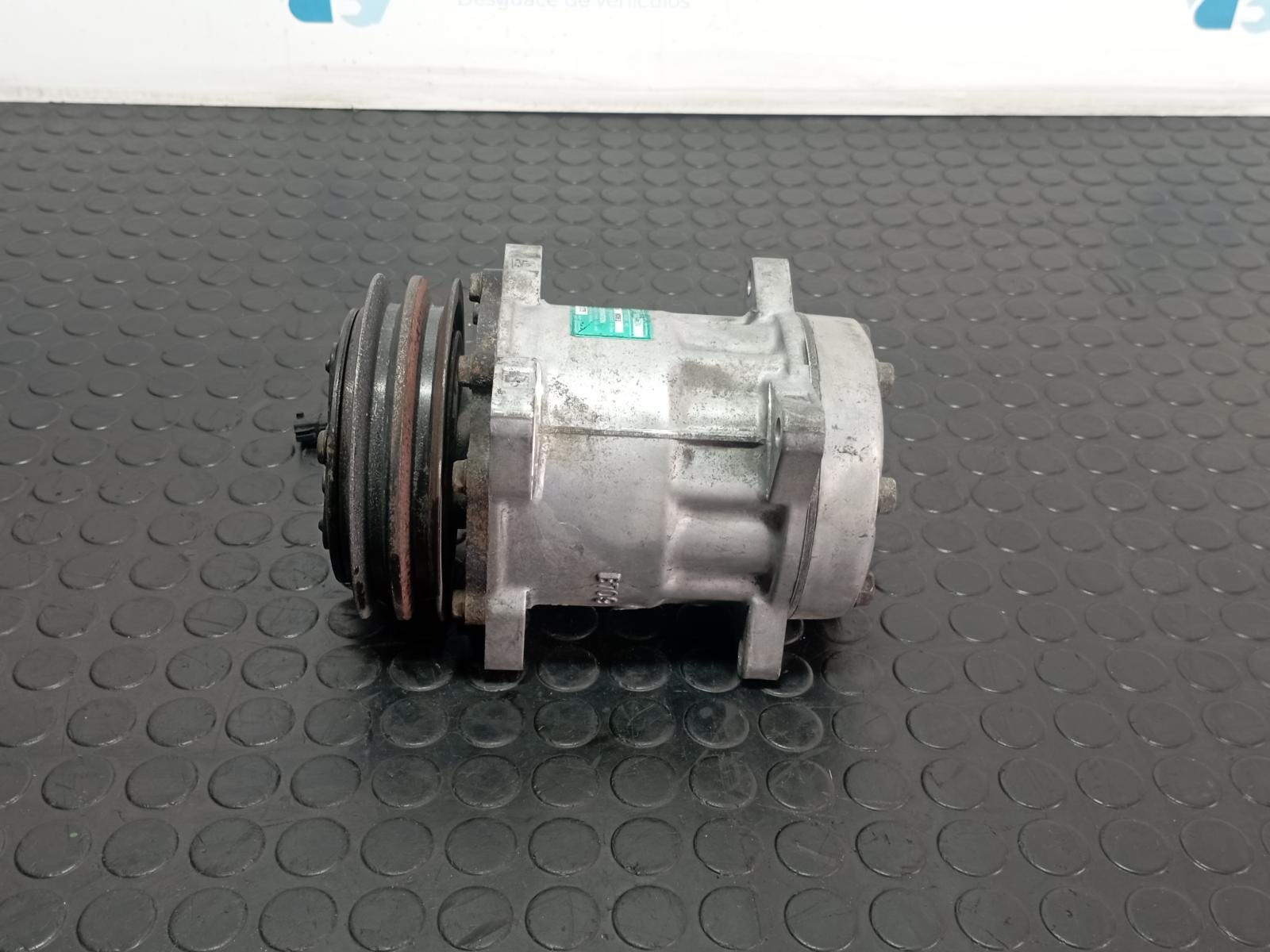 COMPRESOR AIRE ACONDICIONADO RENAULT 42AEA10 - recambio desguace - vista 2