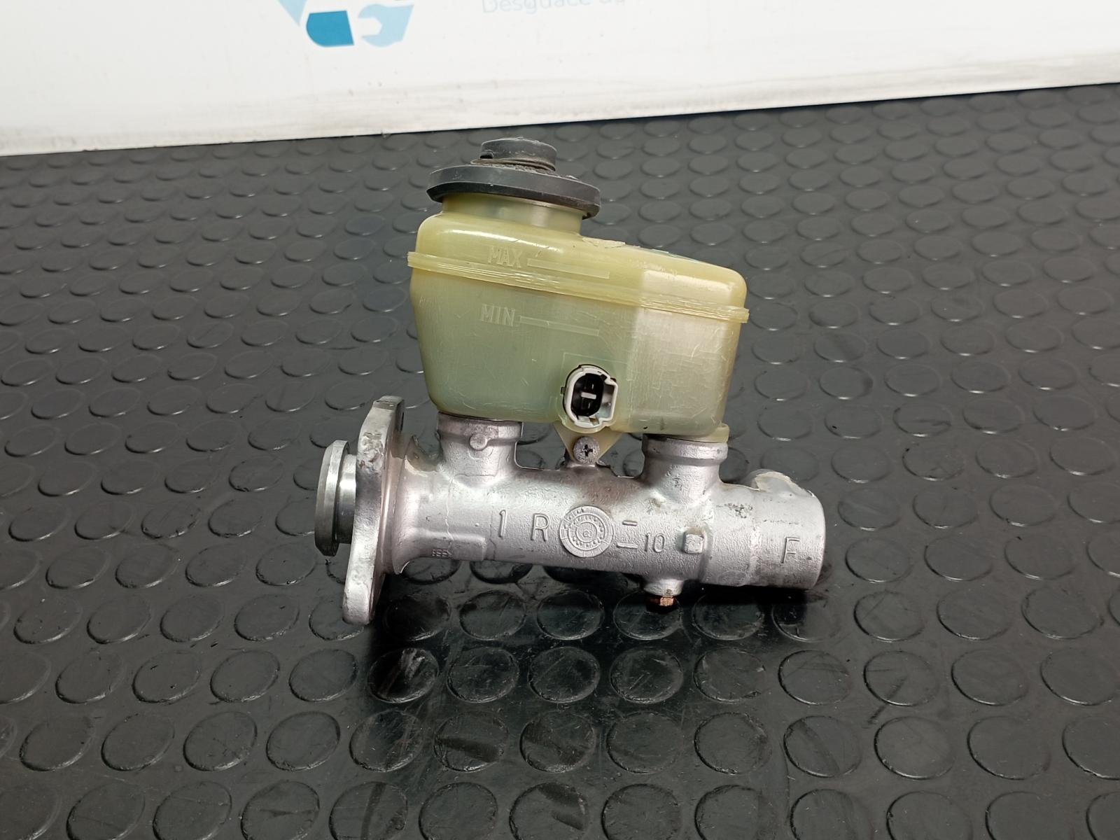 BOMBA FRENO TOYOTA LAND CRUISER HDJ80 - recambio desguace - vista 3