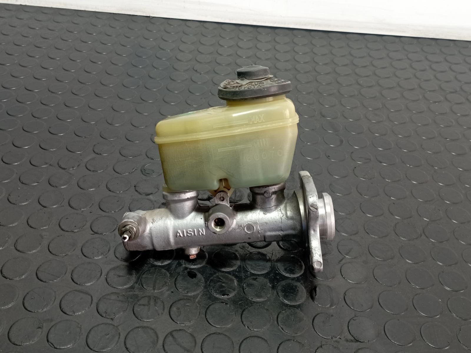 BOMBA FRENO TOYOTA LAND CRUISER HDJ80 - recambio desguace - vista 2