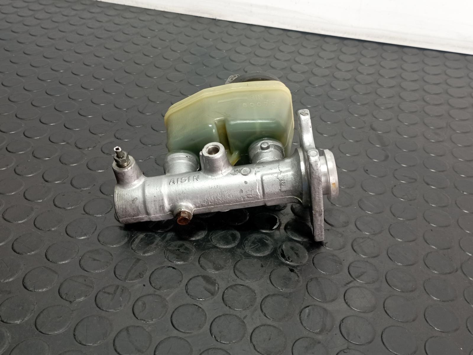 BOMBA FRENO TOYOTA LAND CRUISER HDJ80 - recambio desguace - vista 4