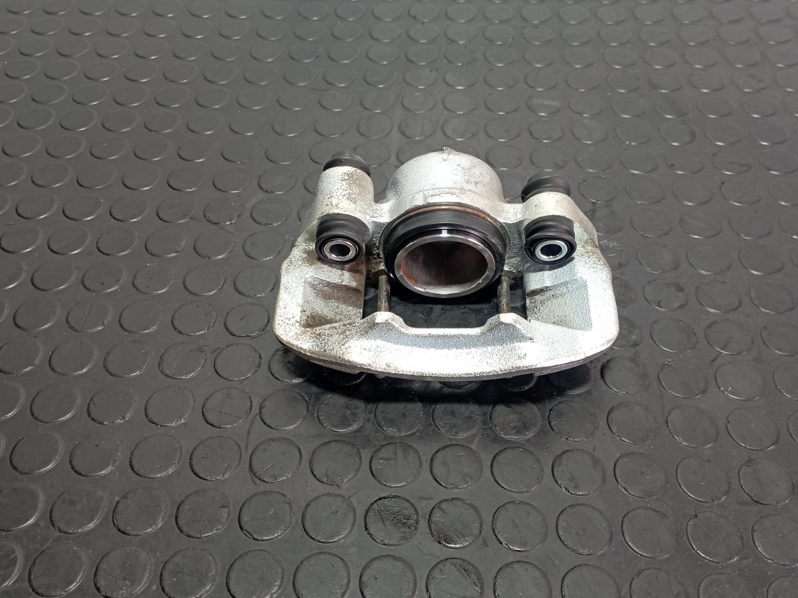 PINZA DE FRENO DELANTERA IZQUIERDA PIAGGIO (VESPA) PORTER Caja/Chasis - recambio desguace - vista 3