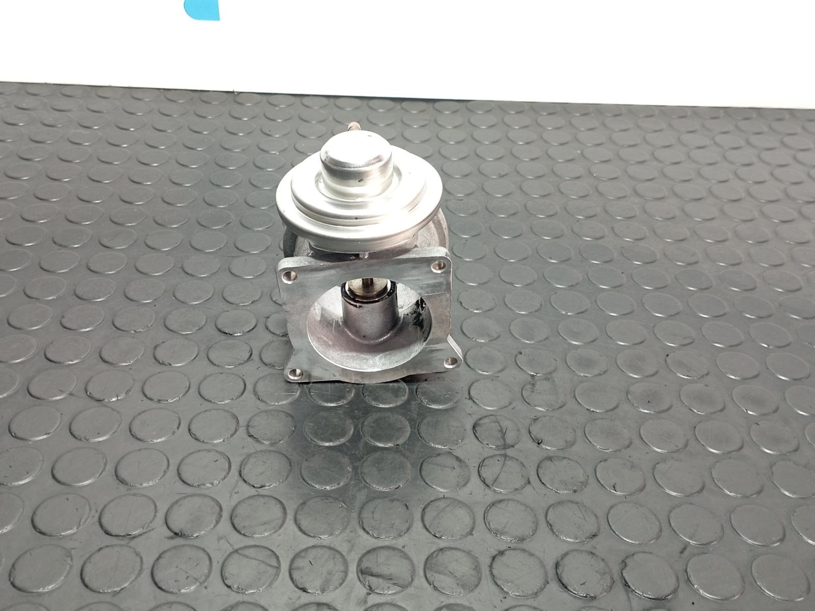 VALVULA EGR VOLKSWAGEN TOUAREG (7LA) - recambio desguace - vista 2