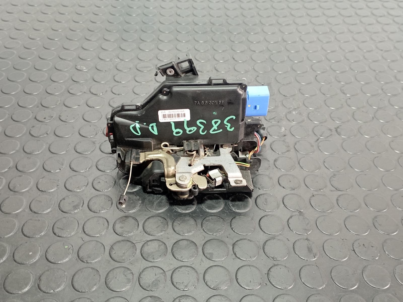 CERRADURA PUERTA DELANTERA DERECHA VOLKSWAGEN TOUAREG (7LA) - recambio desguace