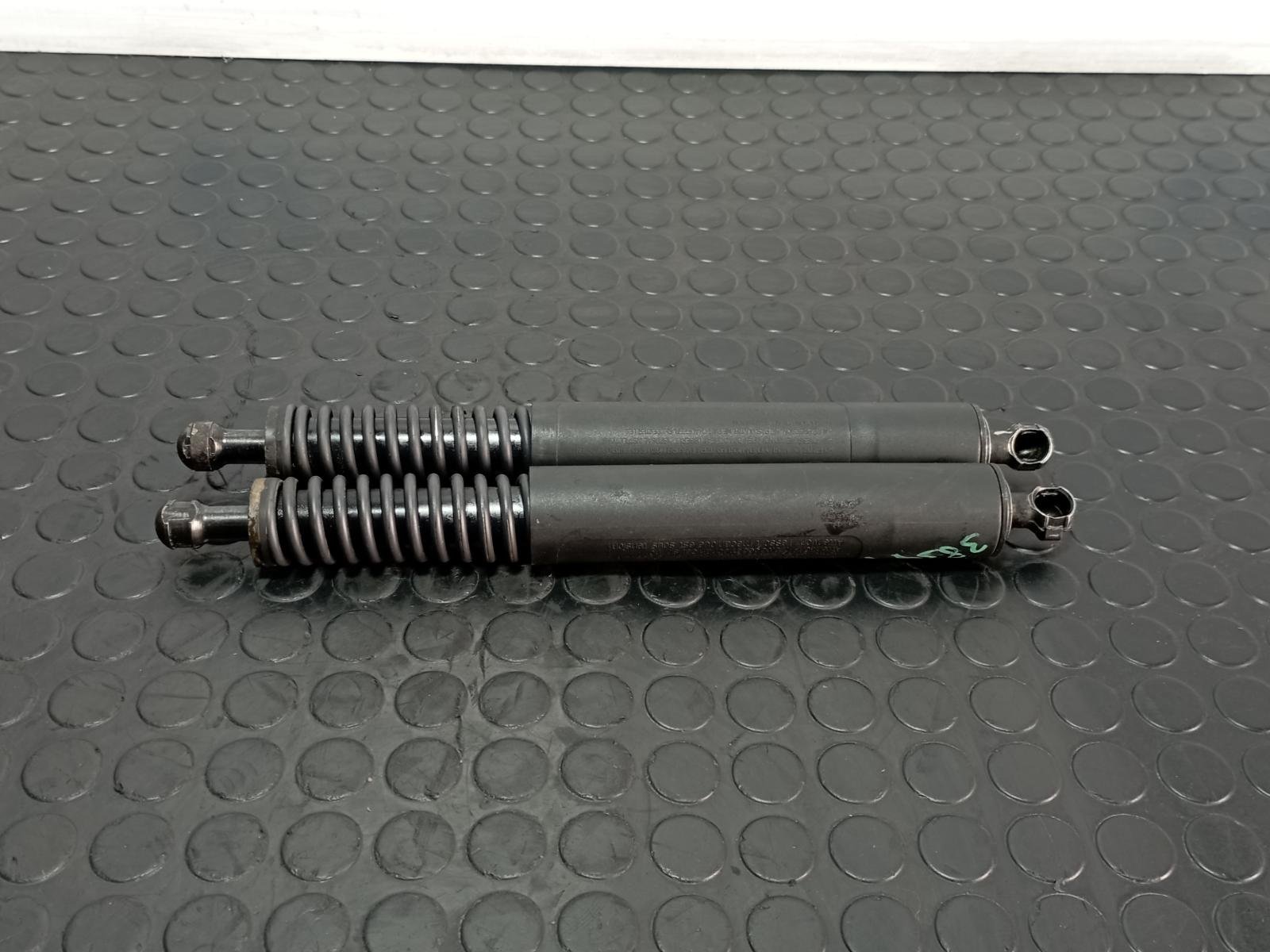Recambio de AMORTIGUADORES MALETERO / PORTON para VOLKSWAGEN TOUAREG (7LA) 5.0 V10 AYH referencia OEM IAM 7L6827550C - NEGRO 2