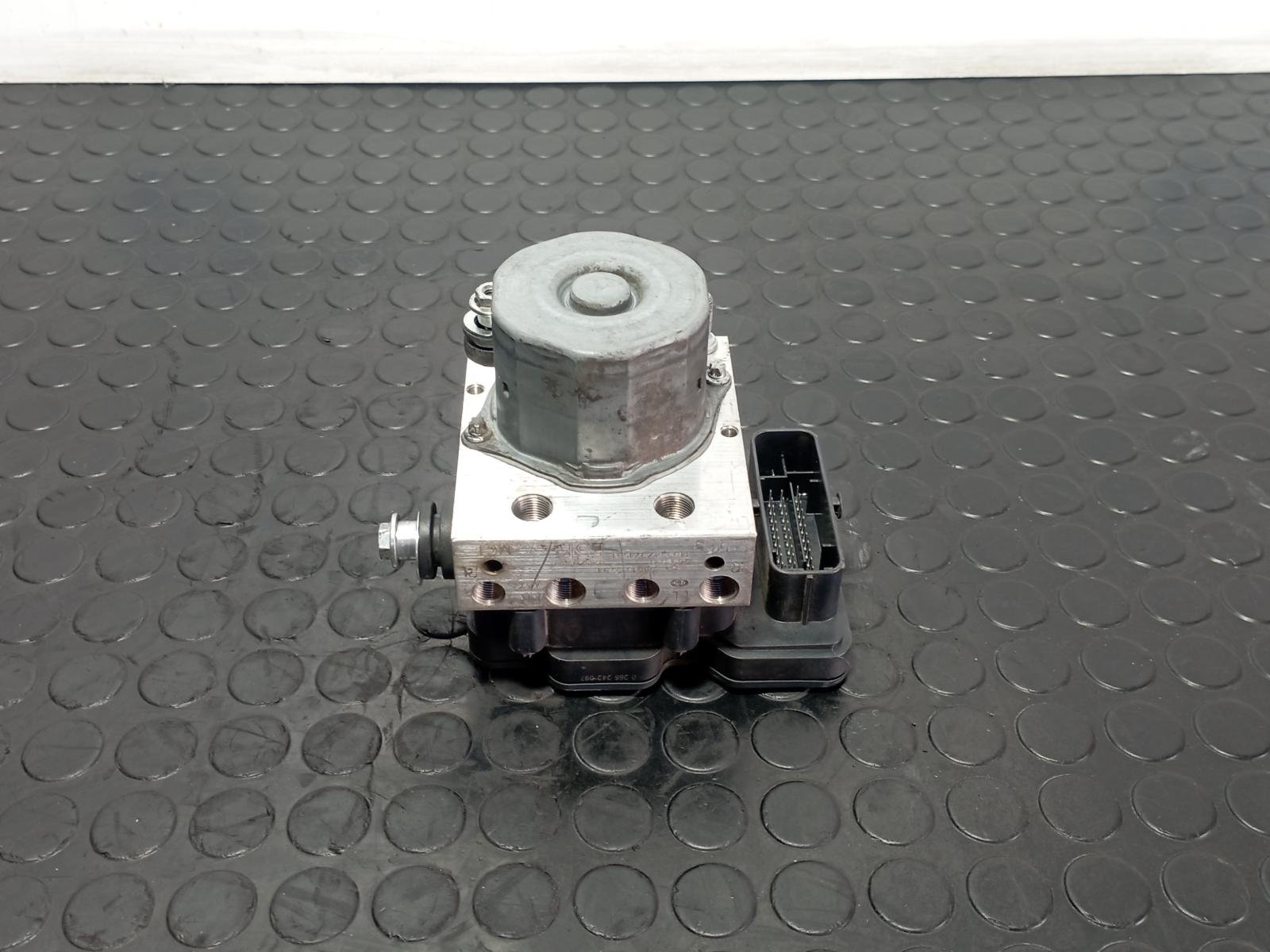 ABS IVECO DAILY VI Caja/Chasis - recambio desguace