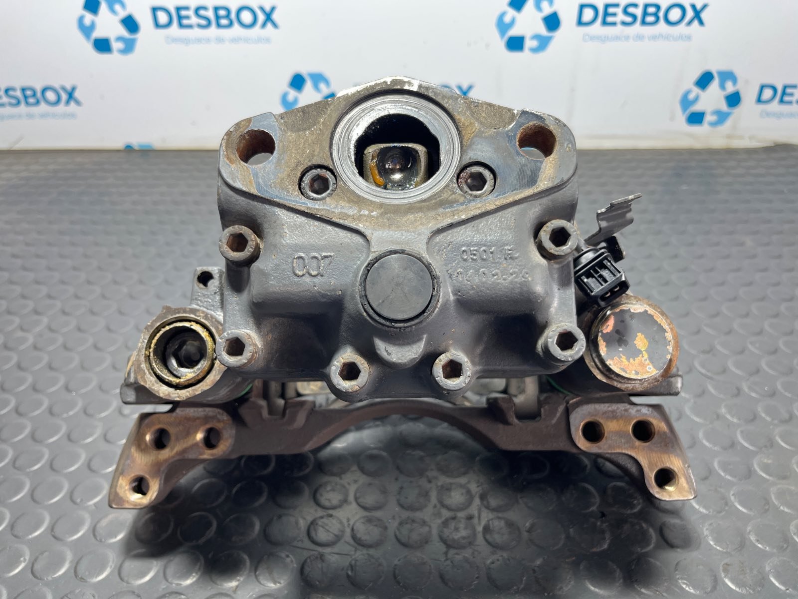 PINZA DE FRENO TRASERA DERECHA RENAULT 42AEA10 - recambio desguace - vista 4