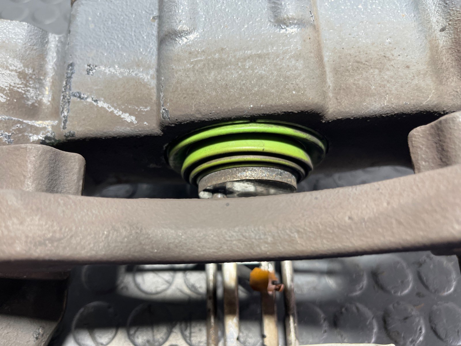 PINZA DE FRENO TRASERA DERECHA RENAULT 42AEA10 - recambio desguace - vista 5