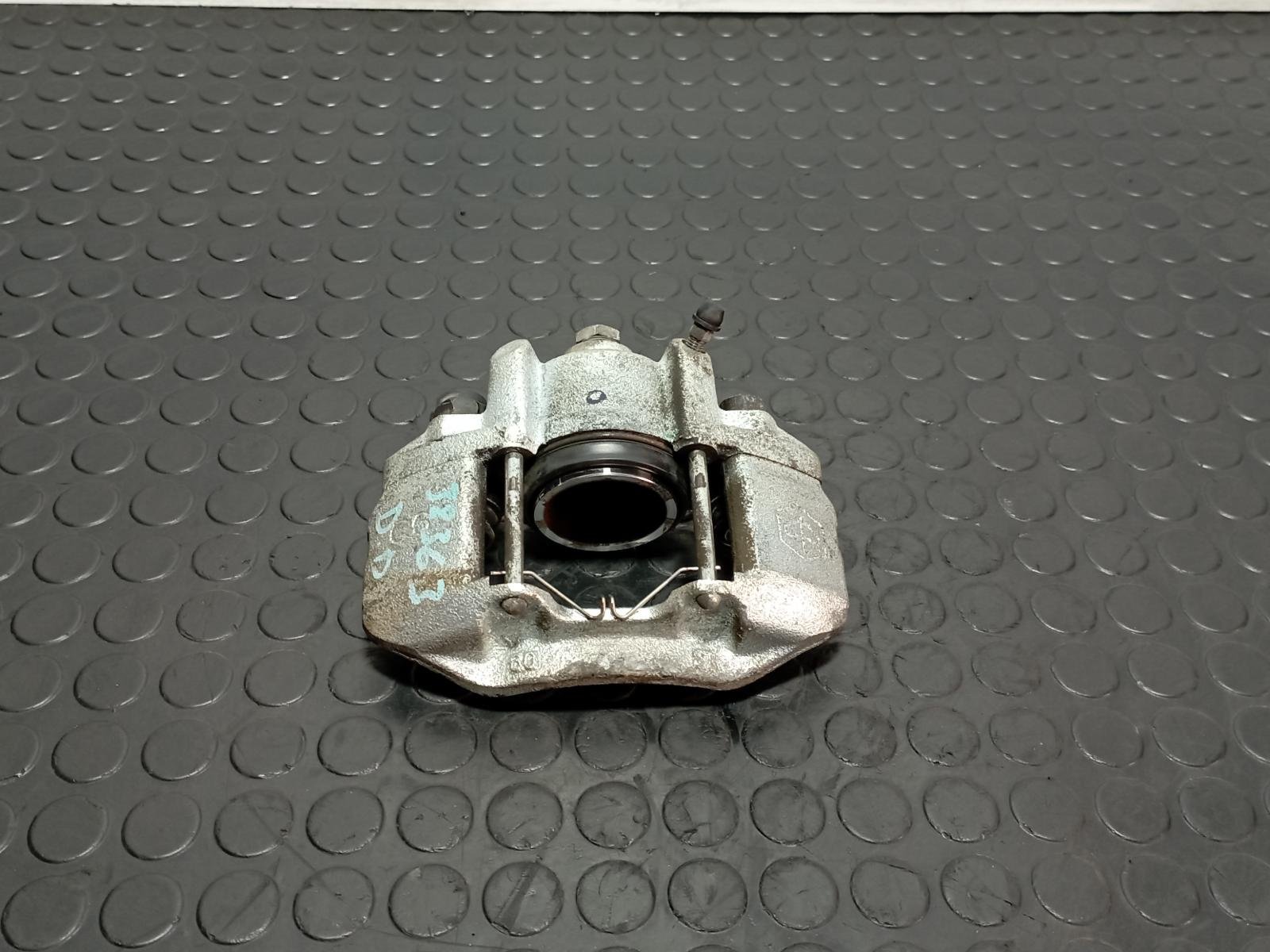 PINZA DE FRENO DELANTERA DERECHA PIAGGIO (VESPA) PORTER Caja/Chasis - recambio desguace