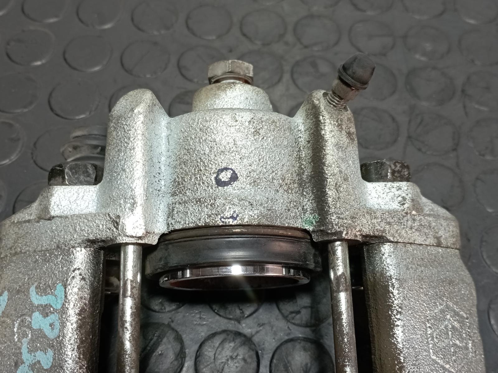 PINZA DE FRENO DELANTERA DERECHA PIAGGIO (VESPA) PORTER Caja/Chasis - recambio desguace - vista 4