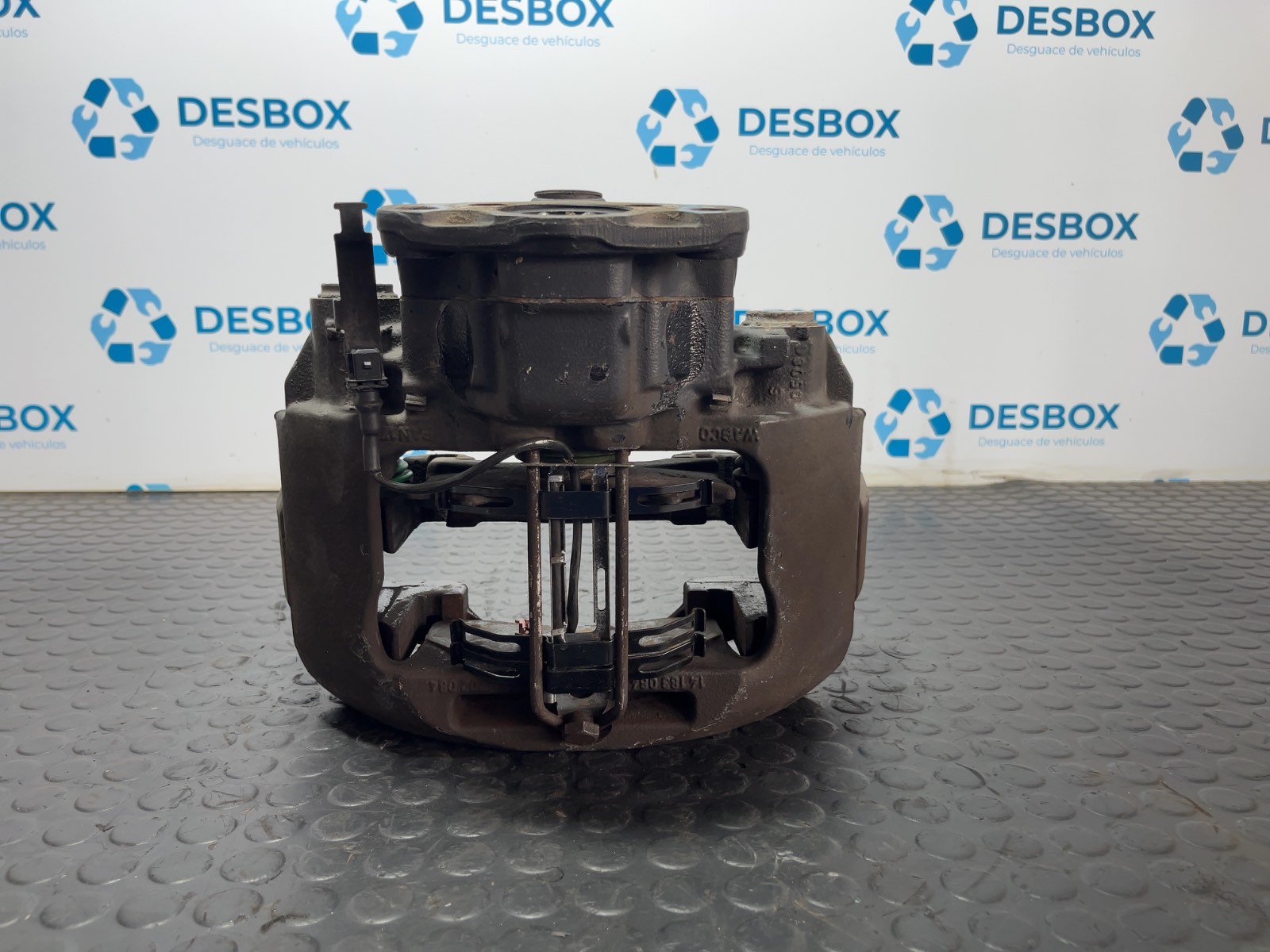 PINZA DE FRENO DELANTERA DERECHA RENAULT 42AEA10 - recambio desguace